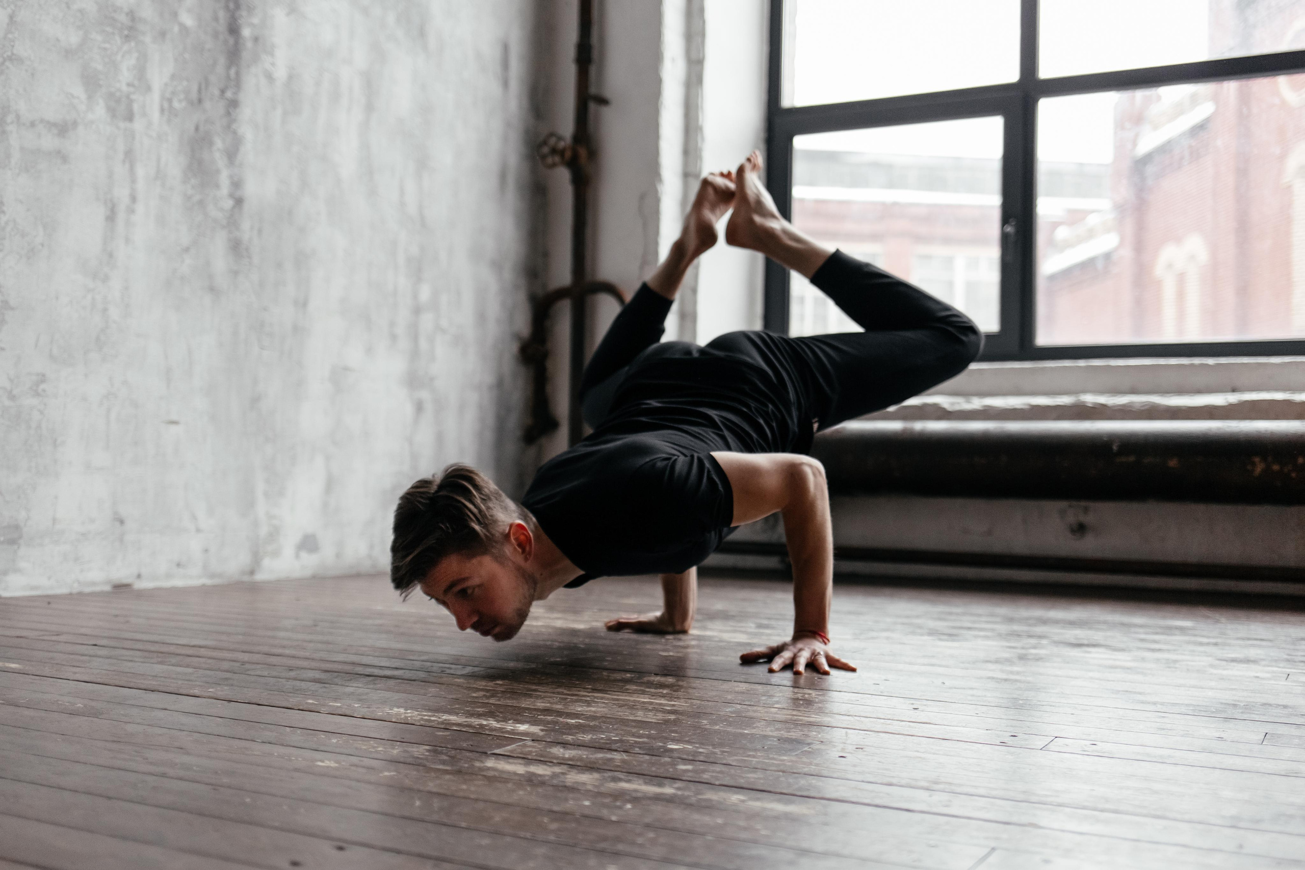 Йога фотосессия в Москве. Контент-фотограф для преподавателей йоги. Йога фотография. Фотографии асан. Одежда для йоги. Фотосессия занятий йогой. Фотография йоги. Заказать фотосессию в Москве. Йога фотосессия в Видном. Фотограф в Москве. 