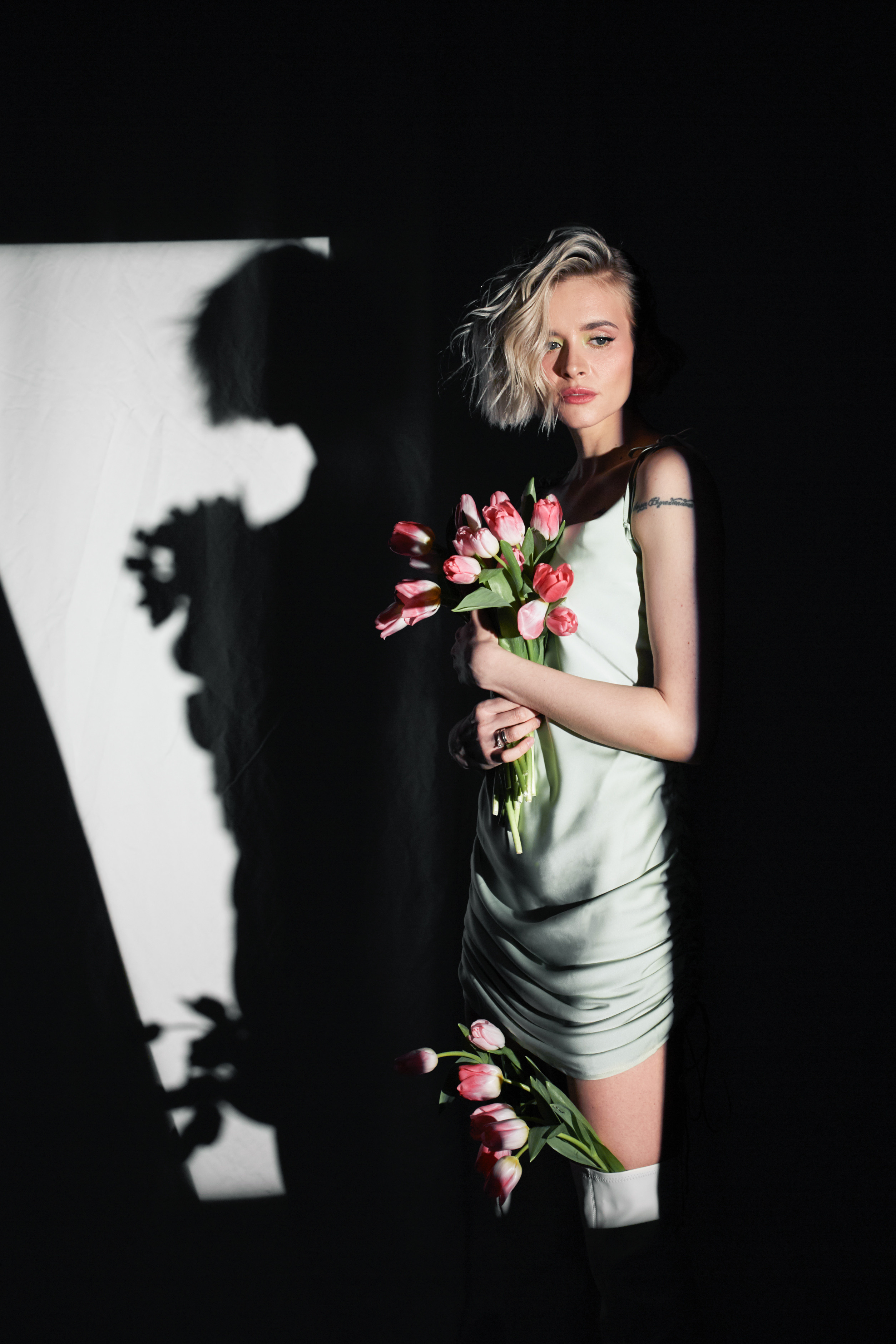Женский фотограф в Москве и Московской области. Женская фотосессия. Женственные фотографии. Фотографии красивых женщин. Красивая стильная женская фотосессия. Контент-фотосессия. Визуал для блога.