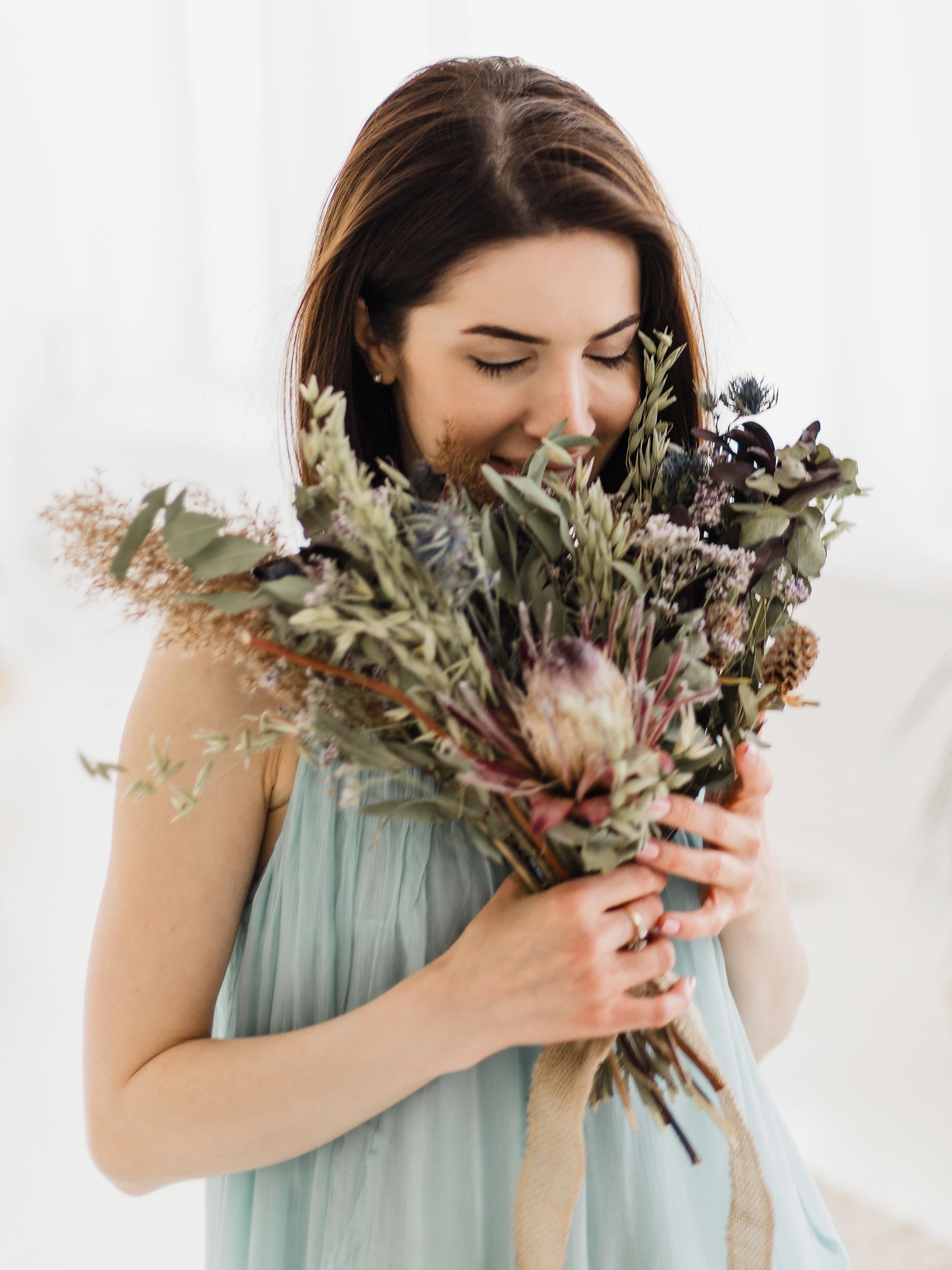Женский фотограф в Москве и Московской области. Женская фотосессия. Женственные фотографии. Фотографии красивых женщин. Красивая стильная женская фотосессия. Контент-фотосессия. Визуал для блога.