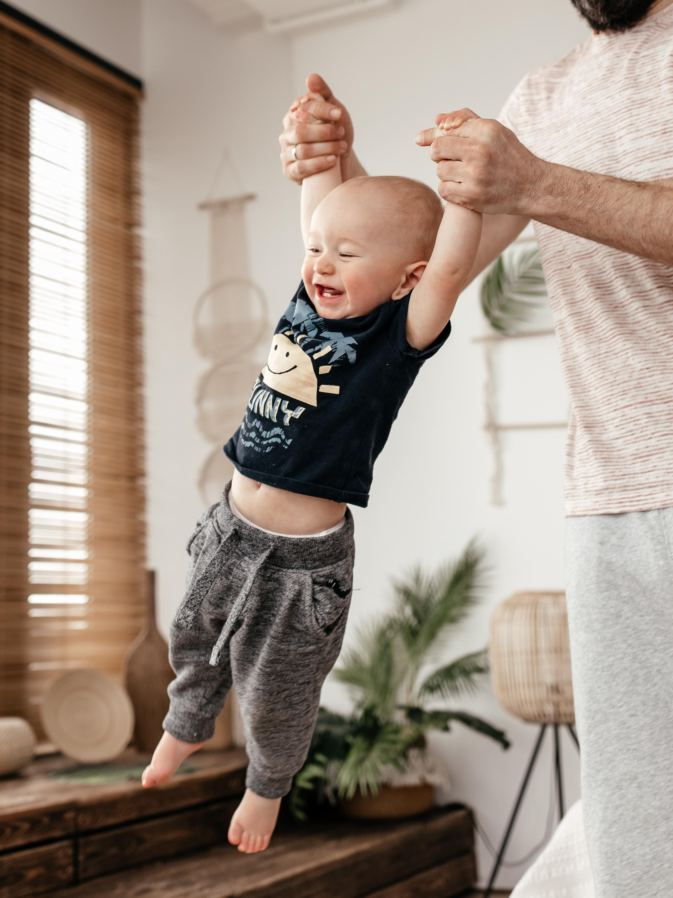 Домашняя семейная фотосессия в Москве, Домодедово, Видное, Бутово, Щербинка. Семейный фотограф Москва и Московская область. Семейная фотосессия на природе. Фотосессия детского праздника. Фотосессия юбилея. Фотосессия в день рождения. Фотограф на годик ребенку. Детский фотограф. Фоторепортаж семейного праздника. Детский фотограф Москва.