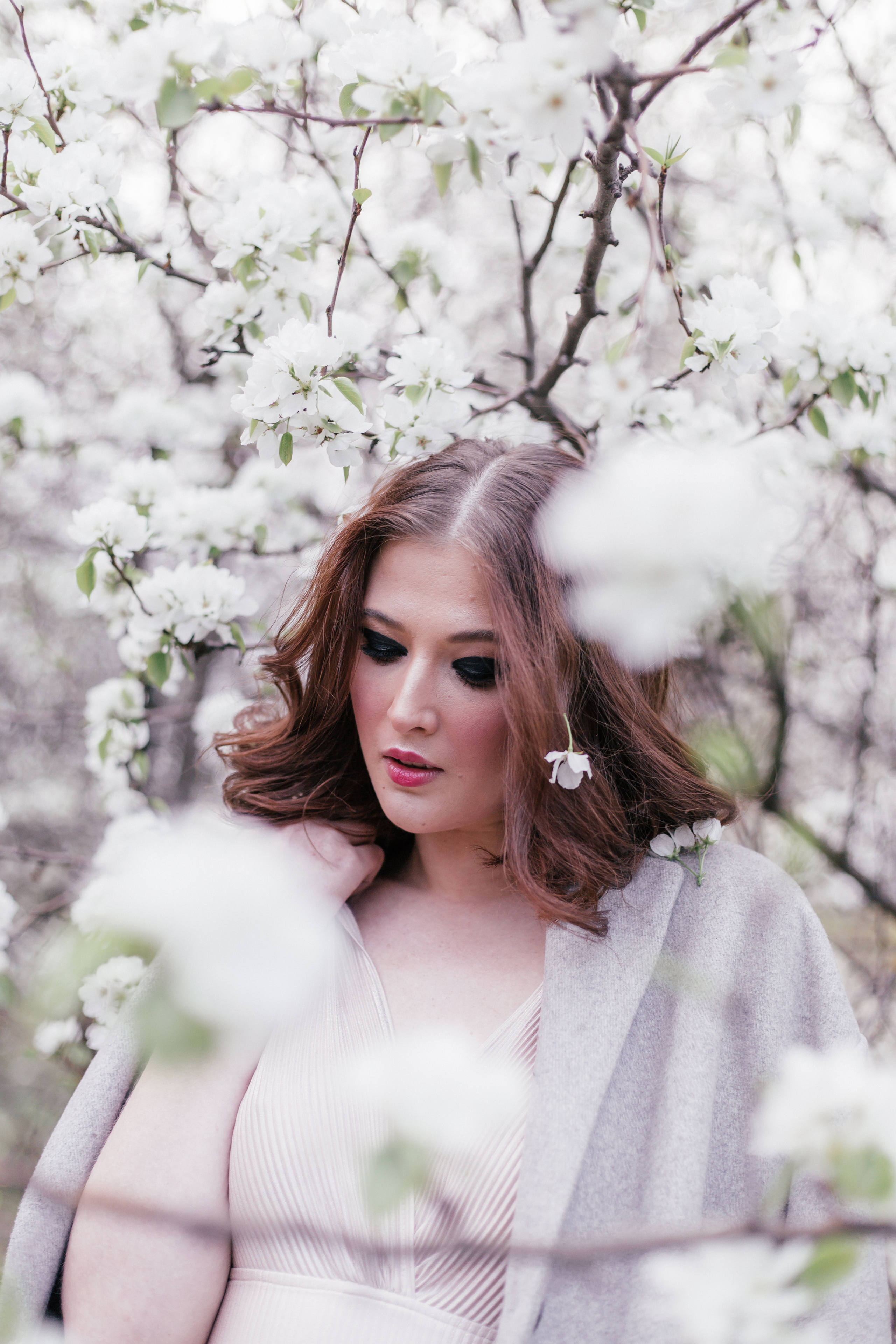 Женский фотограф в Москве и Московской области. Женская фотосессия. Женственные фотографии. Фотографии красивых женщин. Красивая стильная женская фотосессия. Контент-фотосессия. Визуал для блога.