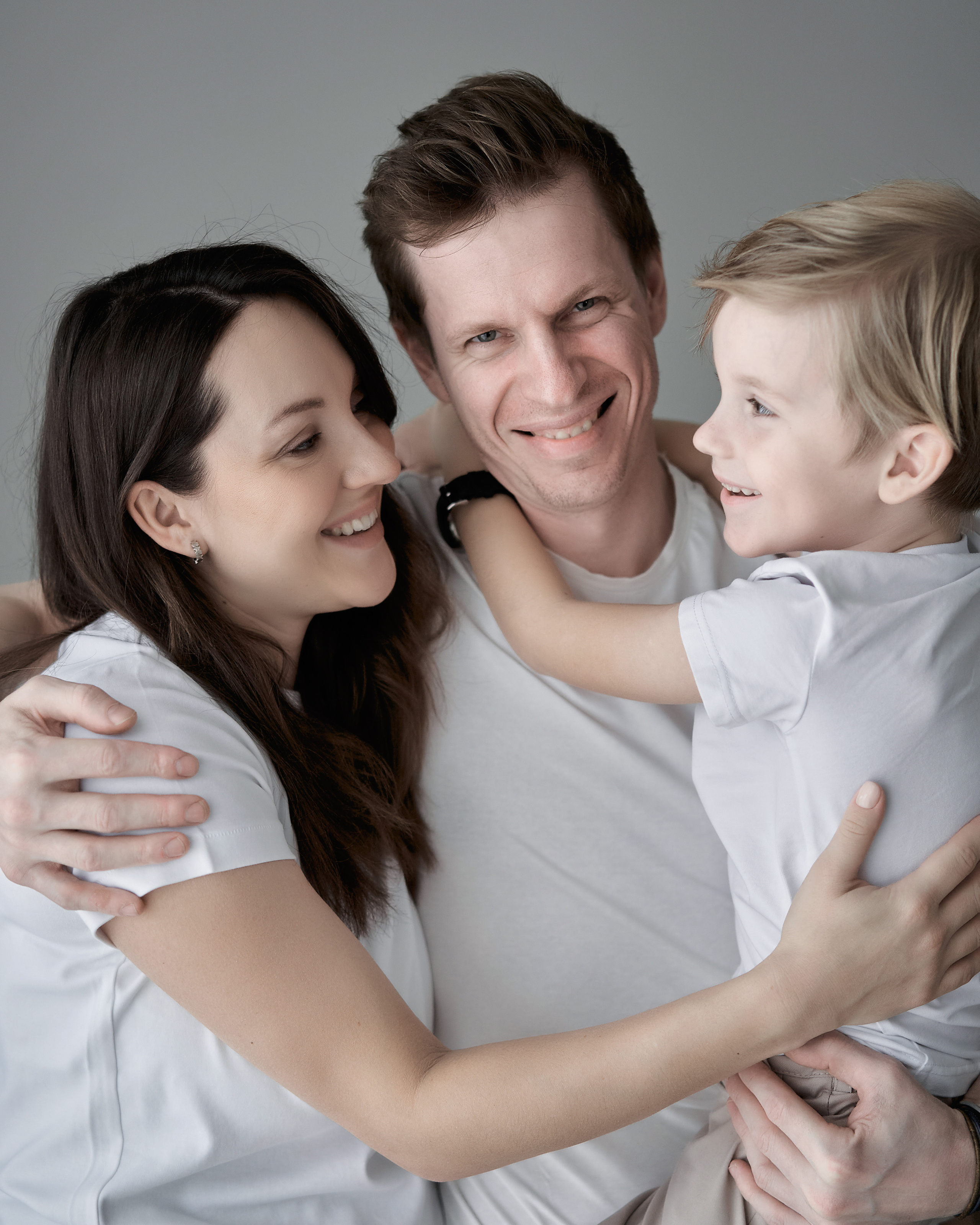 Домашняя семейная фотосессия в Москве, Домодедово, Видное, Бутово, Щербинка. Семейный фотограф Москва и Московская область. Семейная фотосессия на природе. Фотосессия детского праздника. Фотосессия юбилея. Фотосессия в день рождения. Фотограф на годик ребенку. Детский фотограф. Фоторепортаж семейного праздника. Детский фотограф Москва.