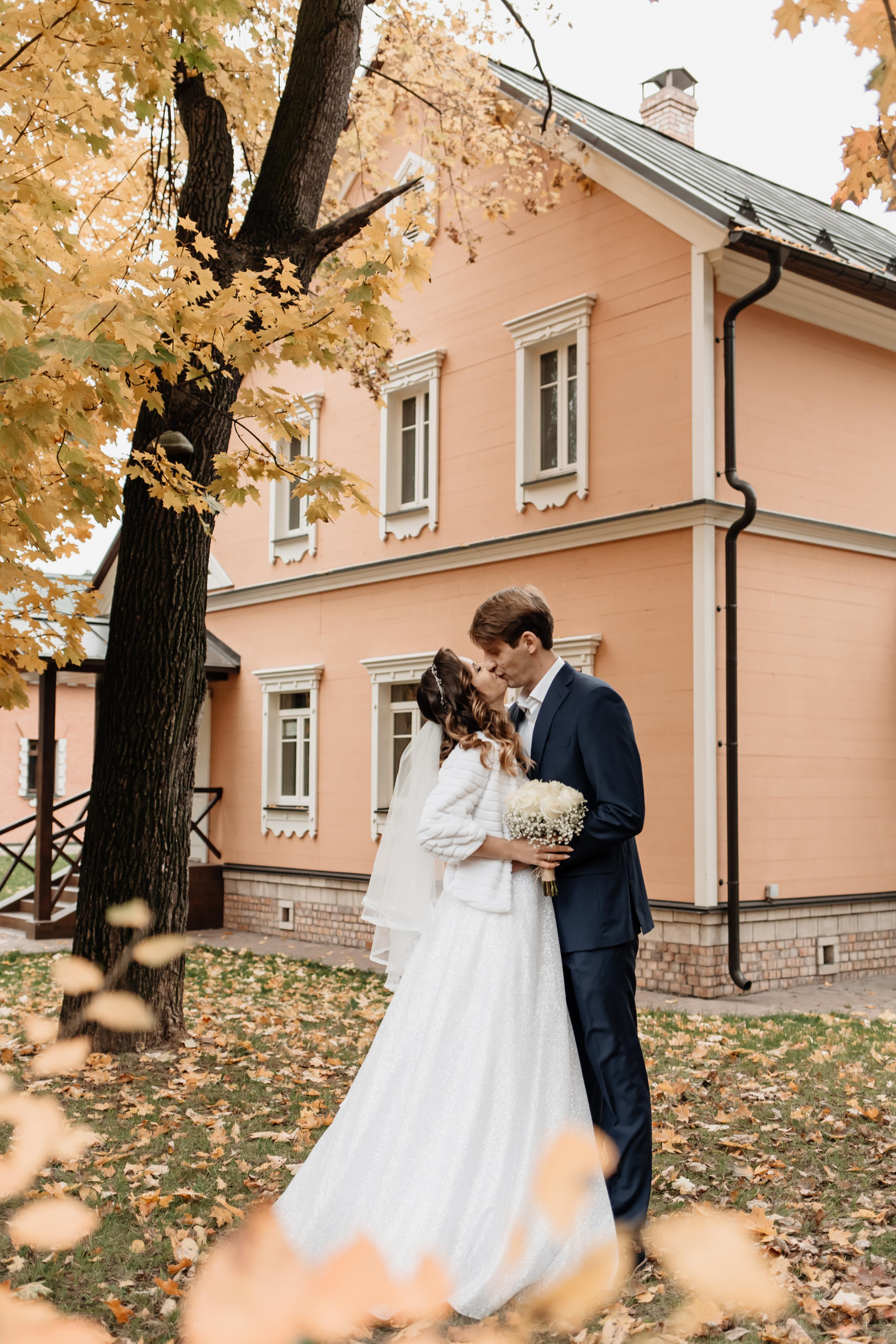 Свадебная фотосессия осенью в парке