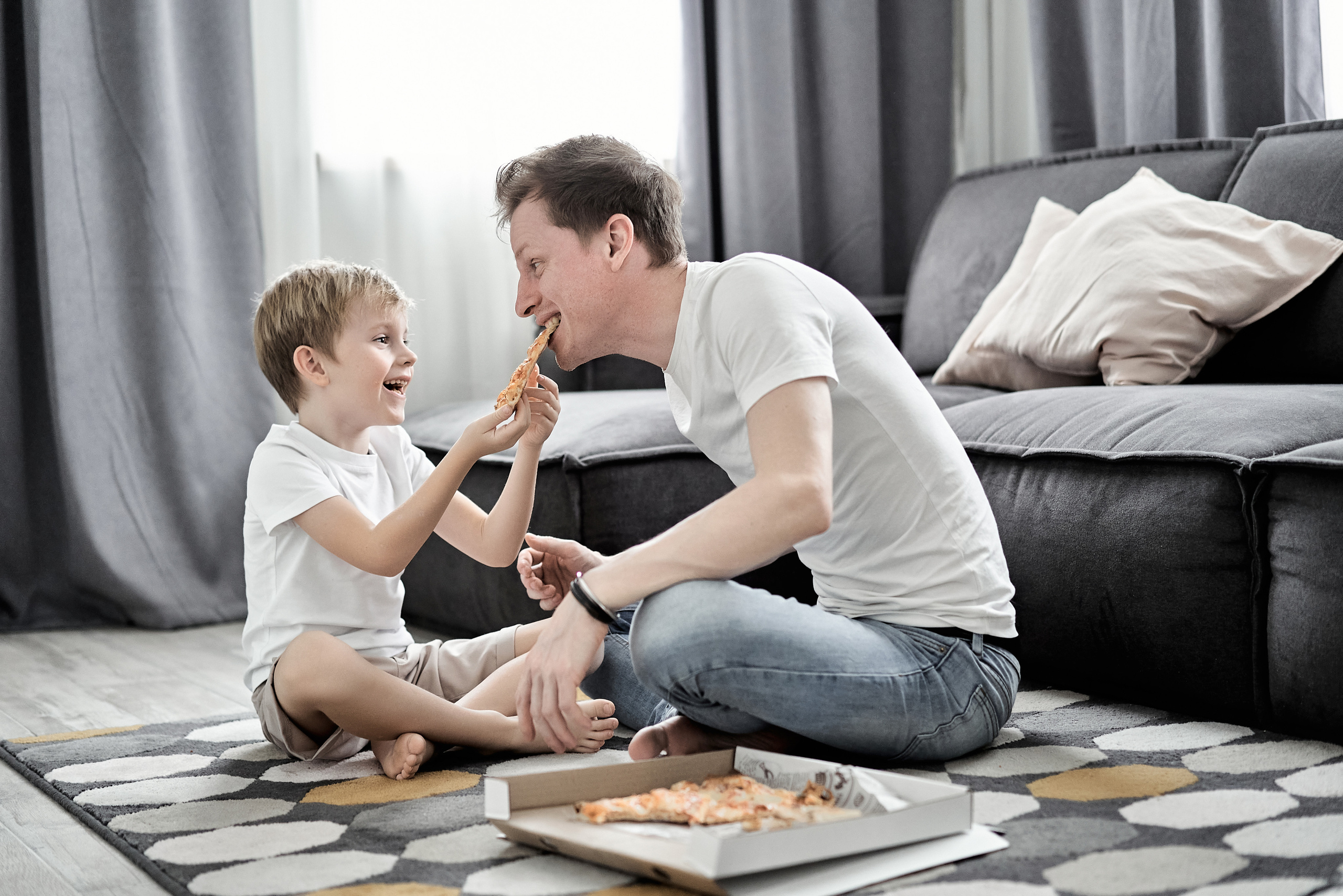 Домашняя семейная фотосессия в Москве, Домодедово, Видное, Бутово, Щербинка. Семейный фотограф Москва и Московская область. Семейная фотосессия на природе. Фотосессия детского праздника. Фотосессия юбилея. Фотосессия в день рождения. Фотограф на годик ребенку. Детский фотограф. Фоторепортаж семейного праздника. Детский фотограф Москва.