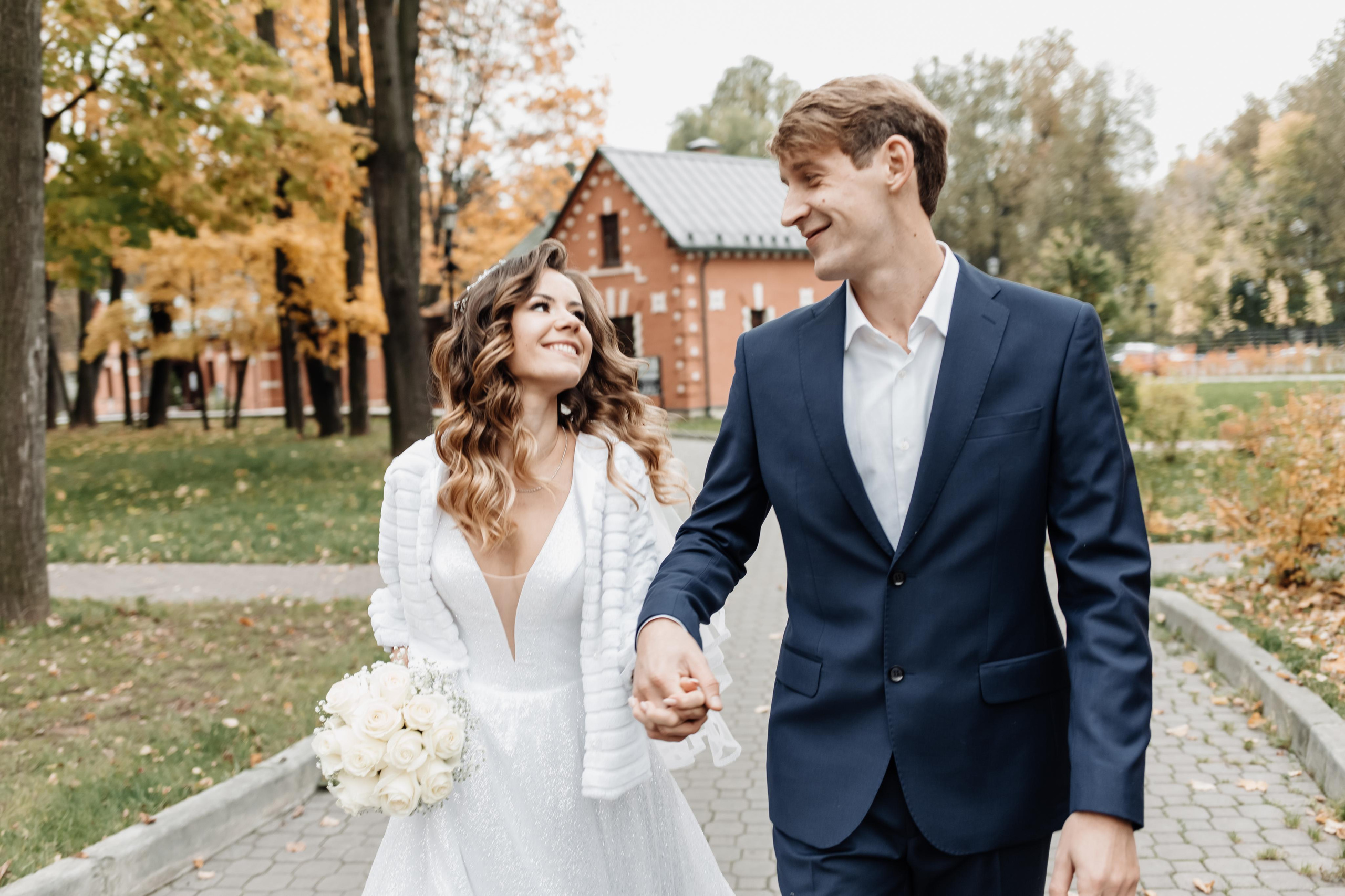 Свадебная фотосессия осенью в парке