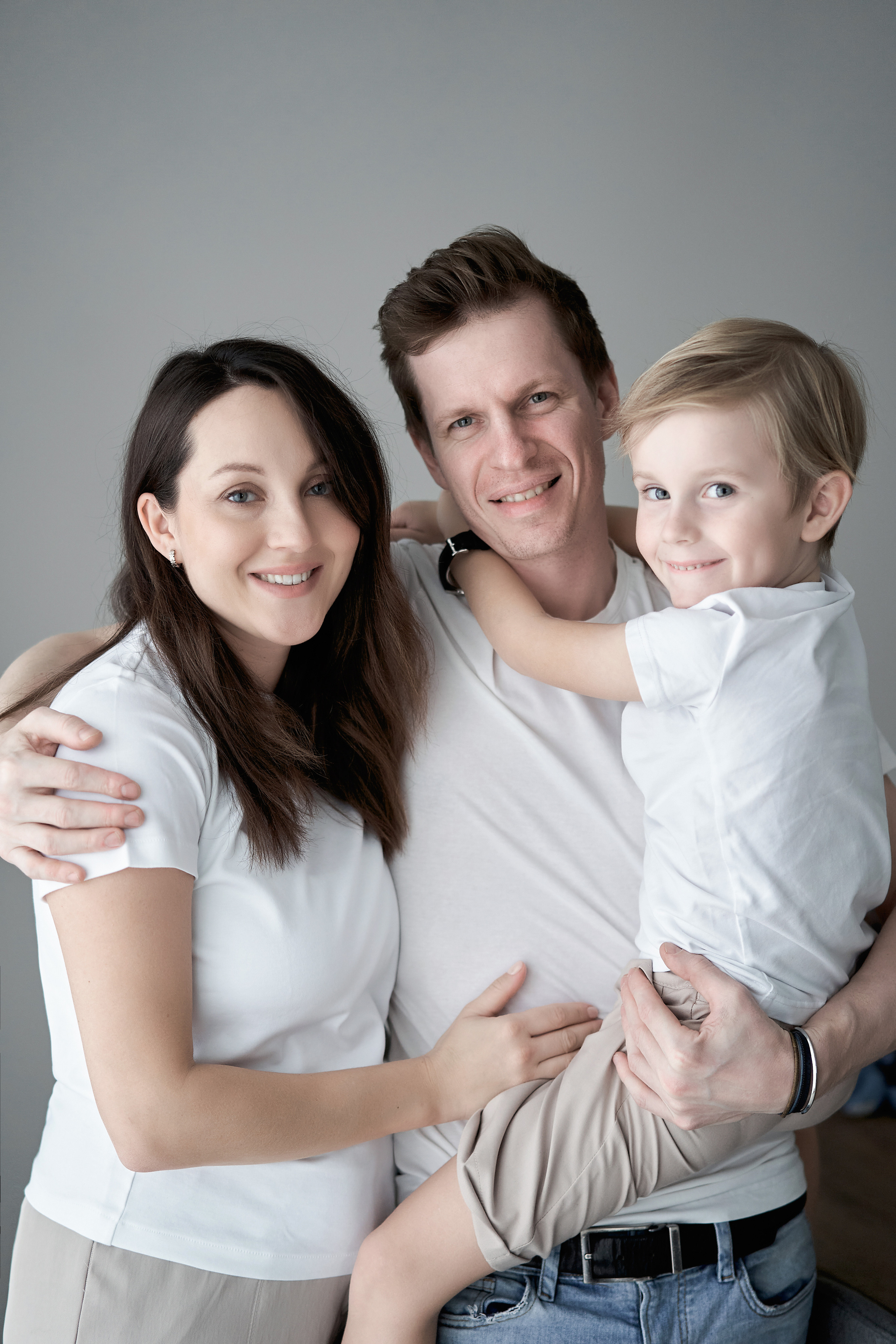 Домашняя семейная фотосессия в Москве, Домодедово, Видное, Бутово, Щербинка. Семейный фотограф Москва и Московская область. Семейная фотосессия на природе. Фотосессия детского праздника. Фотосессия юбилея. Фотосессия в день рождения. Фотограф на годик ребенку. Детский фотограф. Фоторепортаж семейного праздника. Детский фотограф Москва.