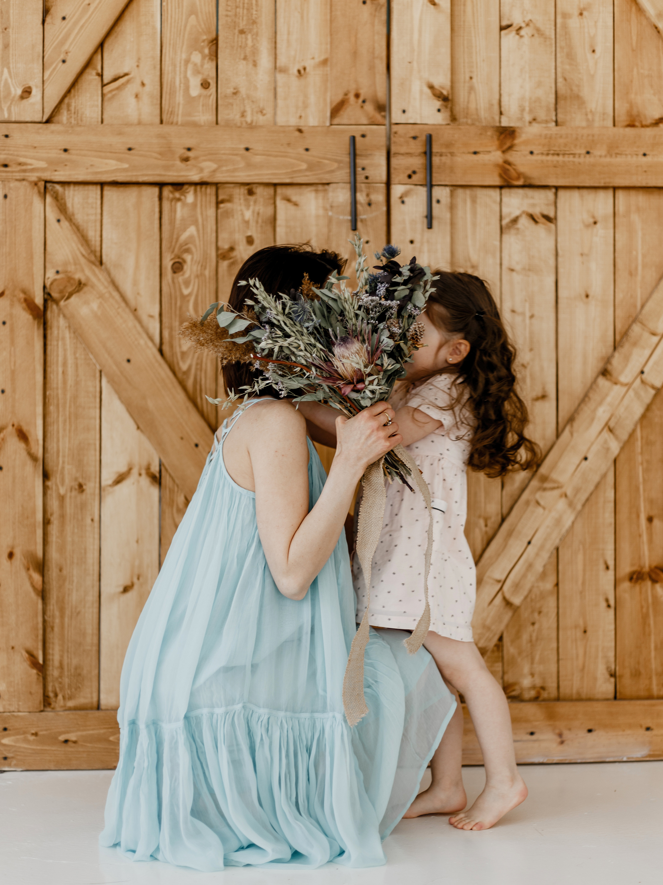 Домашняя семейная фотосессия в Москве, Домодедово, Видное, Бутово, Щербинка. Семейный фотограф Москва и Московская область. Семейная фотосессия на природе. Фотосессия детского праздника. Фотосессия юбилея. Фотосессия в день рождения. Фотограф на годик ребенку. Детский фотограф. Фоторепортаж семейного праздника. Детский фотограф Москва.