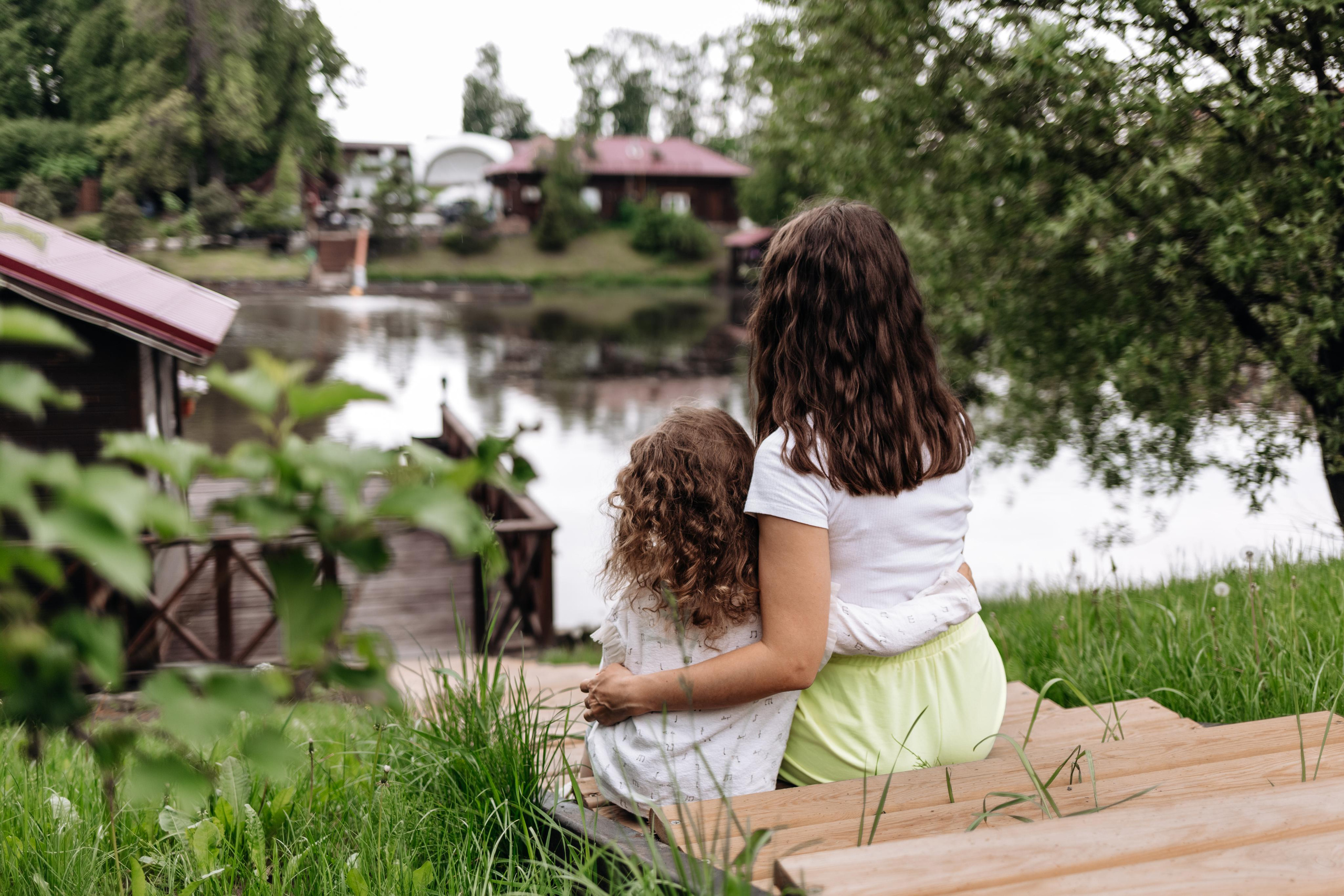 Семейная фотосессия в парке. Прогулочная фотосессия в Москве. Семейный фотограф. Фотосессия в Москве. Фотосессия в Видном. Фотограф Москва. Фотограф Видное. Свадебный и семейный фотограф. Душевный фотограф. Красивые фотографии прогулок. Заказать фотосессию. 