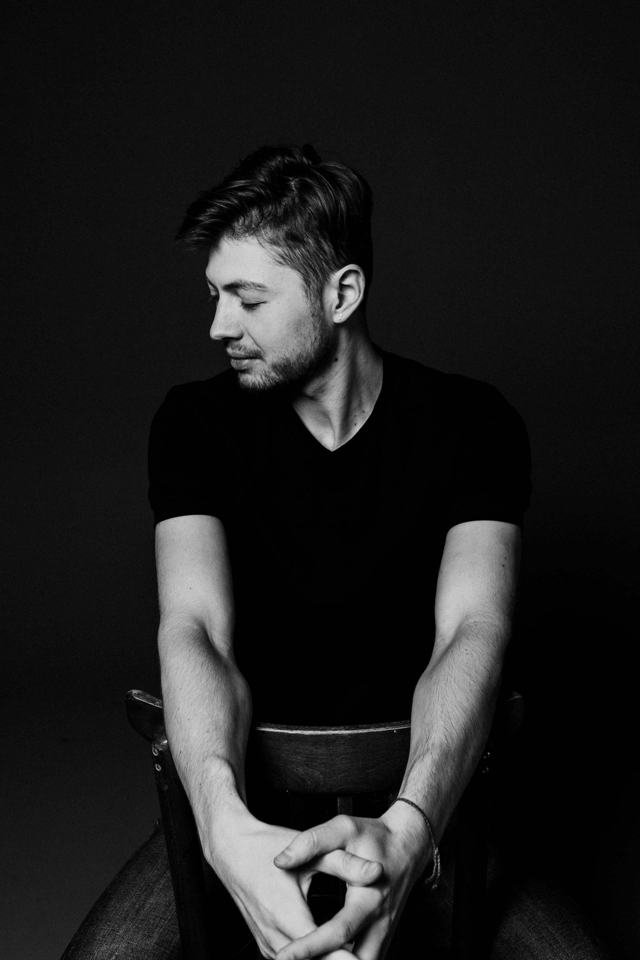Мужская фотосессия в Москве. Мужской портрет. Мужской фотограф. Фотографии мужчин. Контент для мужчины. Бизнес портрет. Фотосессия для бизнеса.