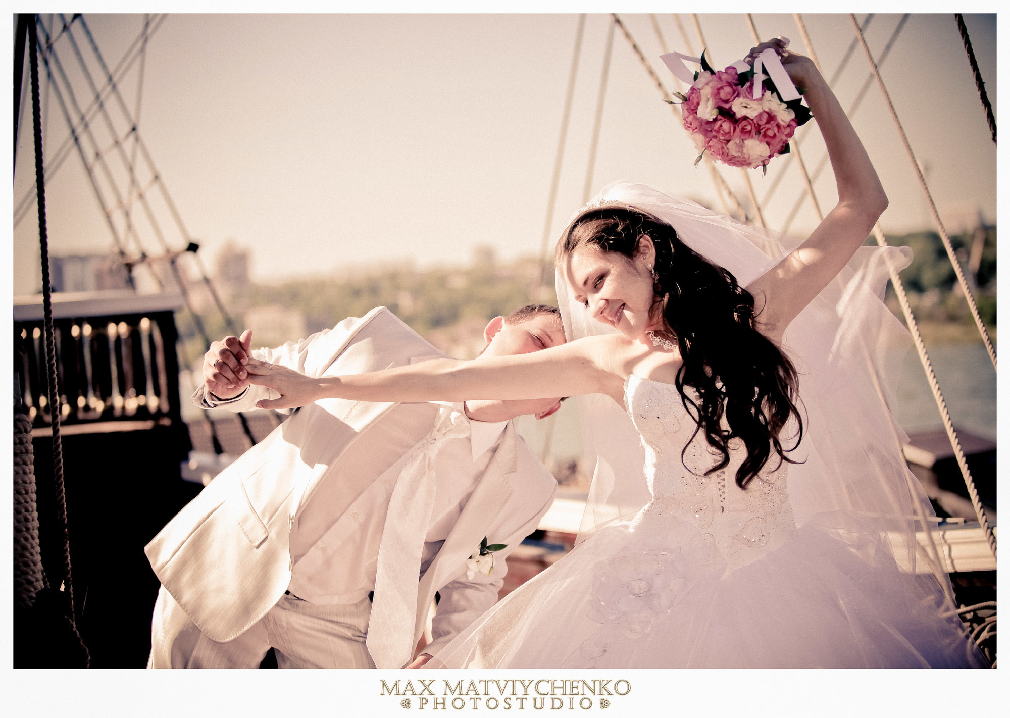 Свадебный фотограф в Ростове-на-Дону. Свадебная фотография в Ростове-н. Максим Матвийченко и Виктория Басова профессионалы своего дела