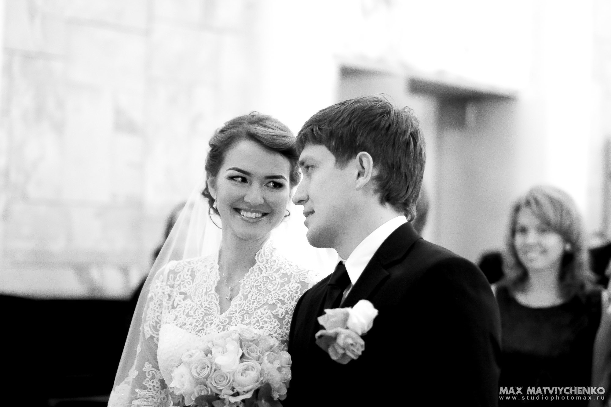 Wedding photographer. Professional photo and video shooting of wedding. Max Matvich and Victoria Basova are professionals in their field