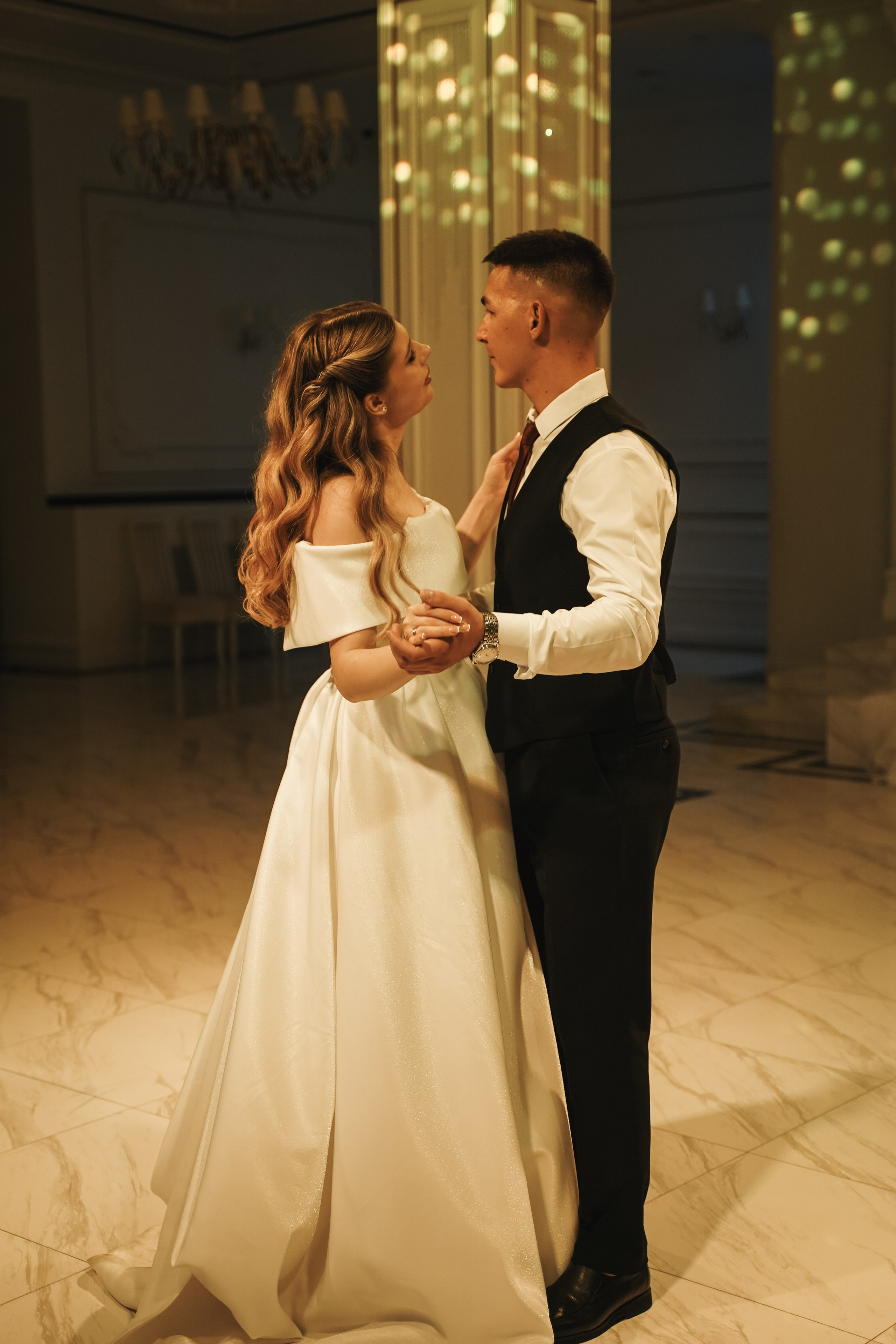 Темир и Арина. Фото и видео для вас в Астрахани!