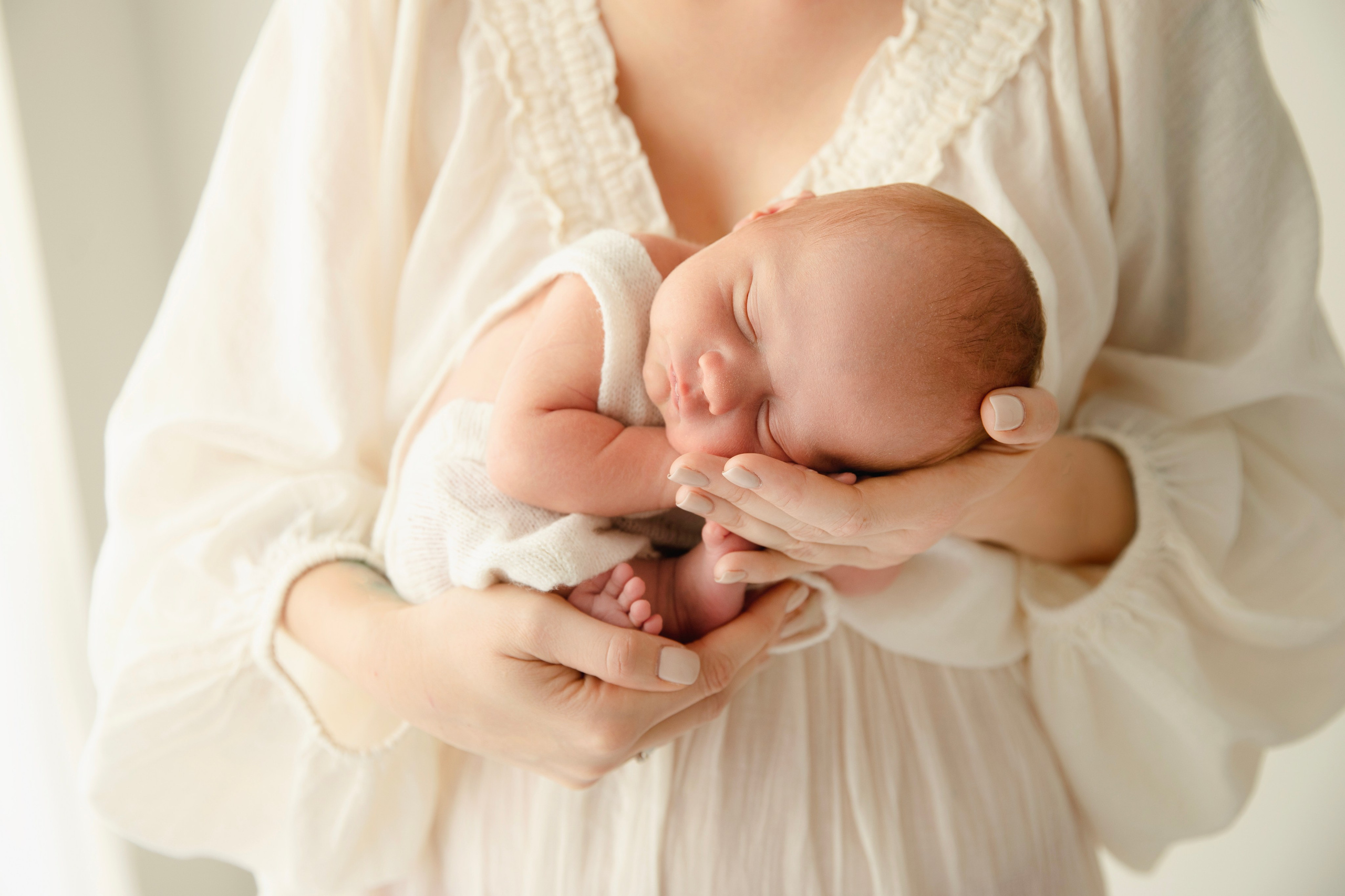 « Фотосессия новорожденного - съемка новорожденного  малыша и мамы в Москве ». 