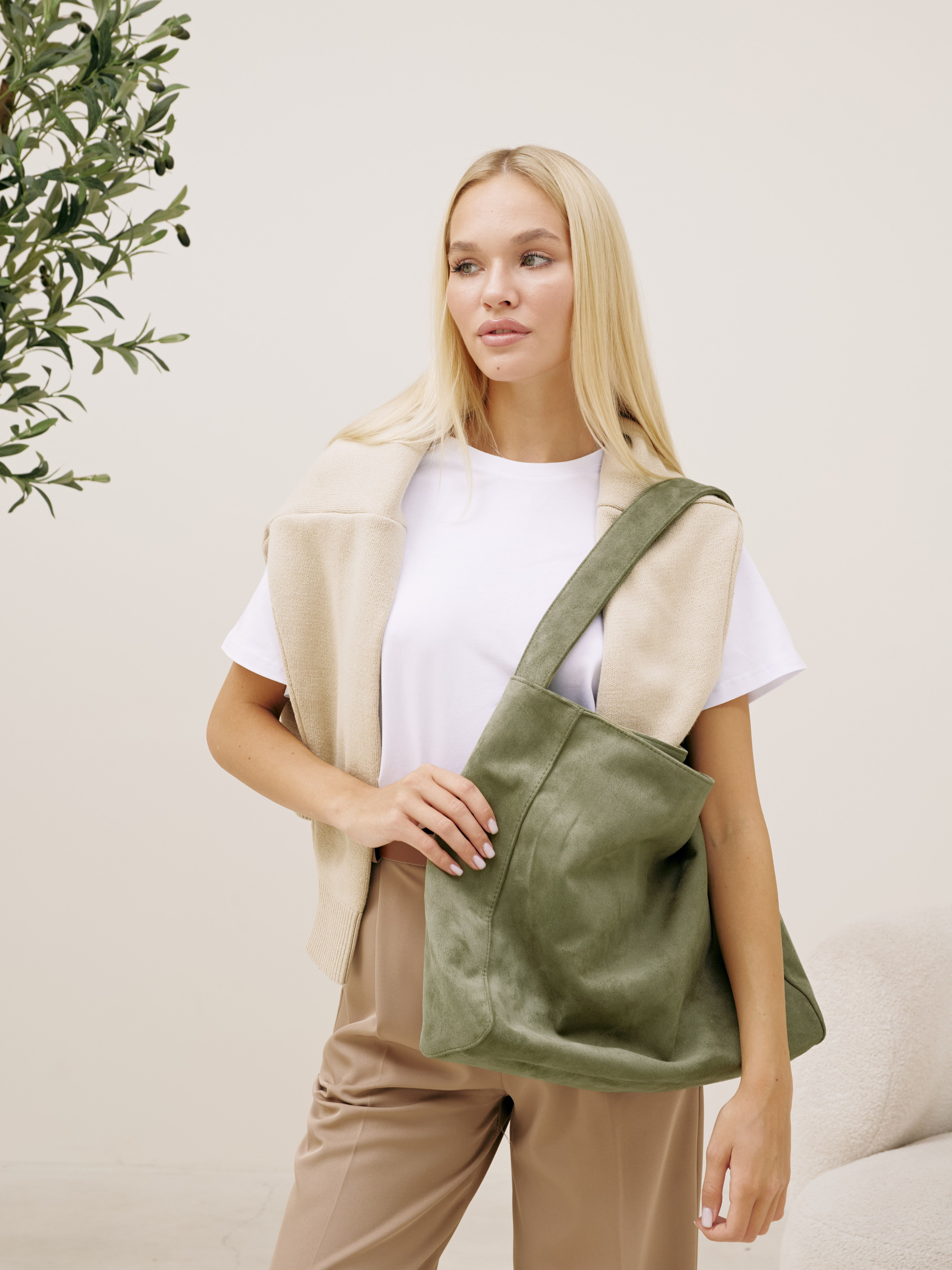 Фотосъемка аксессуаров с моделью в Ростове-на-Дону. Предметный и бизнес фотограф в Ростове-на-Дону Александра Степанова