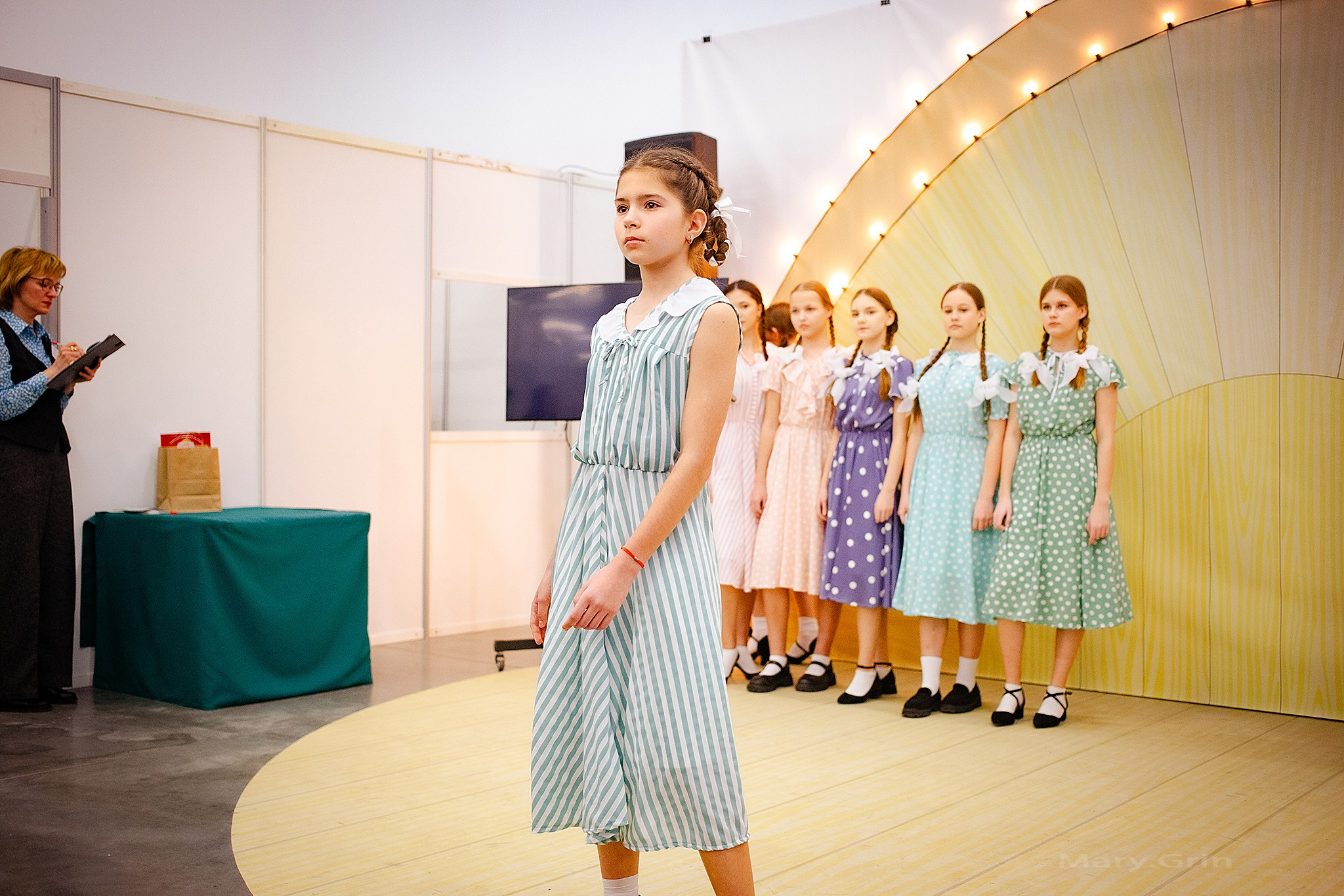 Показ моды 40х лет. Православная ярмарка 2025. Детский и семейный фотограф, фотограф мероприятий Нижний Новгород