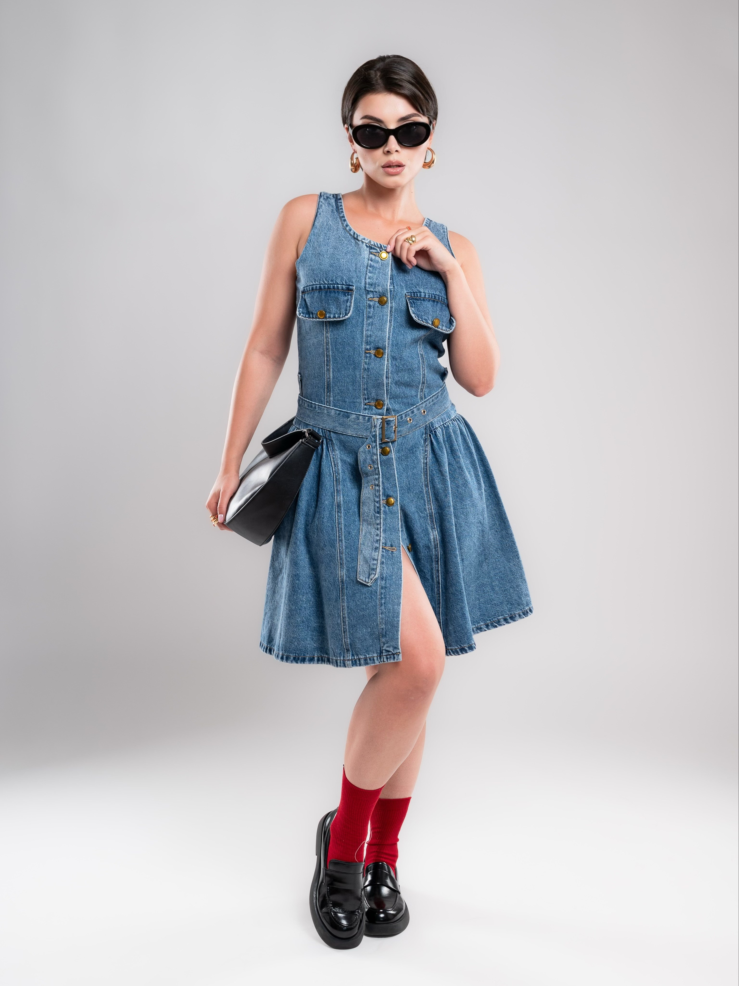 Джинсовый сарафан на 2х моделях. Предметный фотограф, фото для маркетплейсов Пятигорск, КМВ