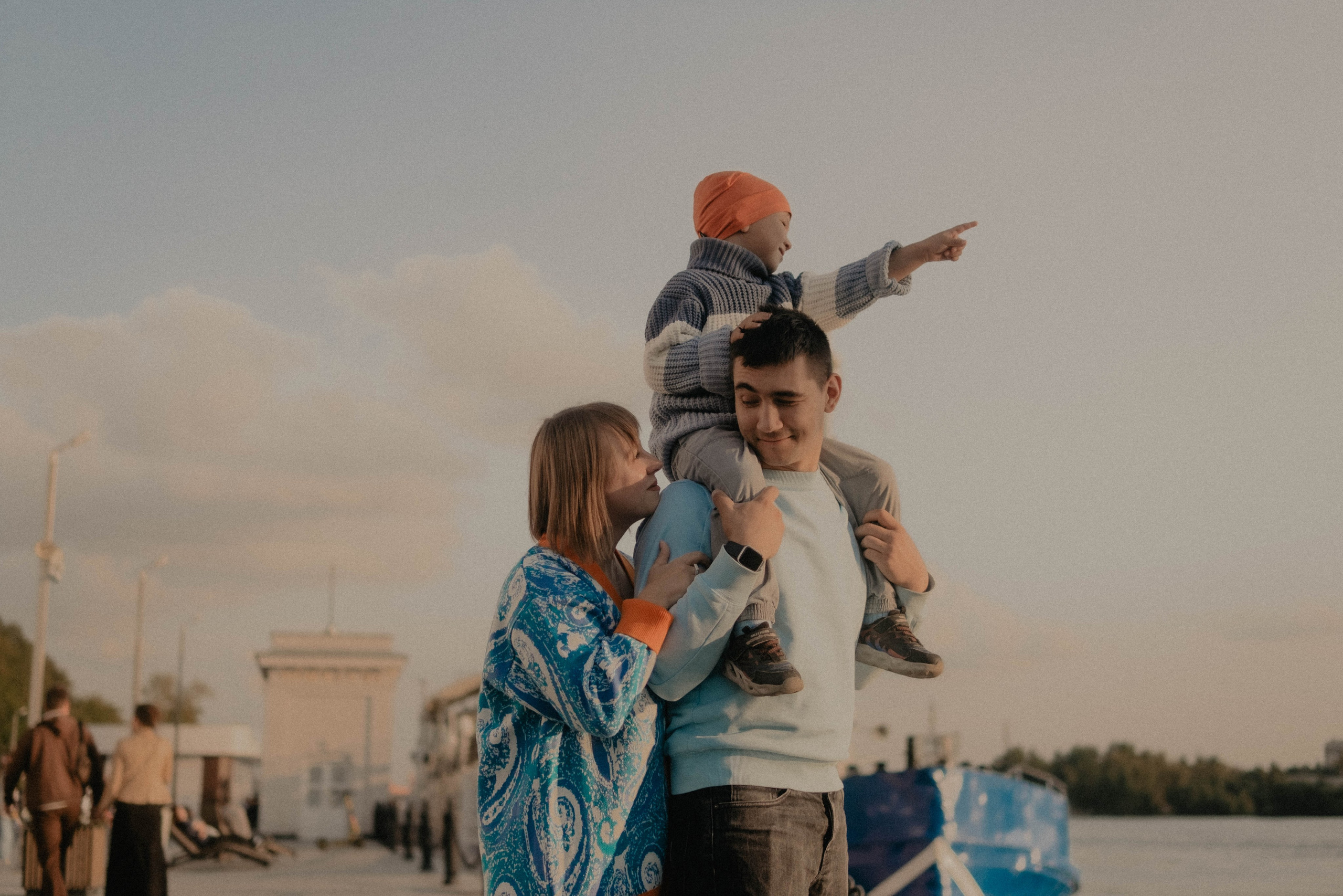 Лида, Ринат и малыш Елисей. Свадебный фотограф Оля Григунова