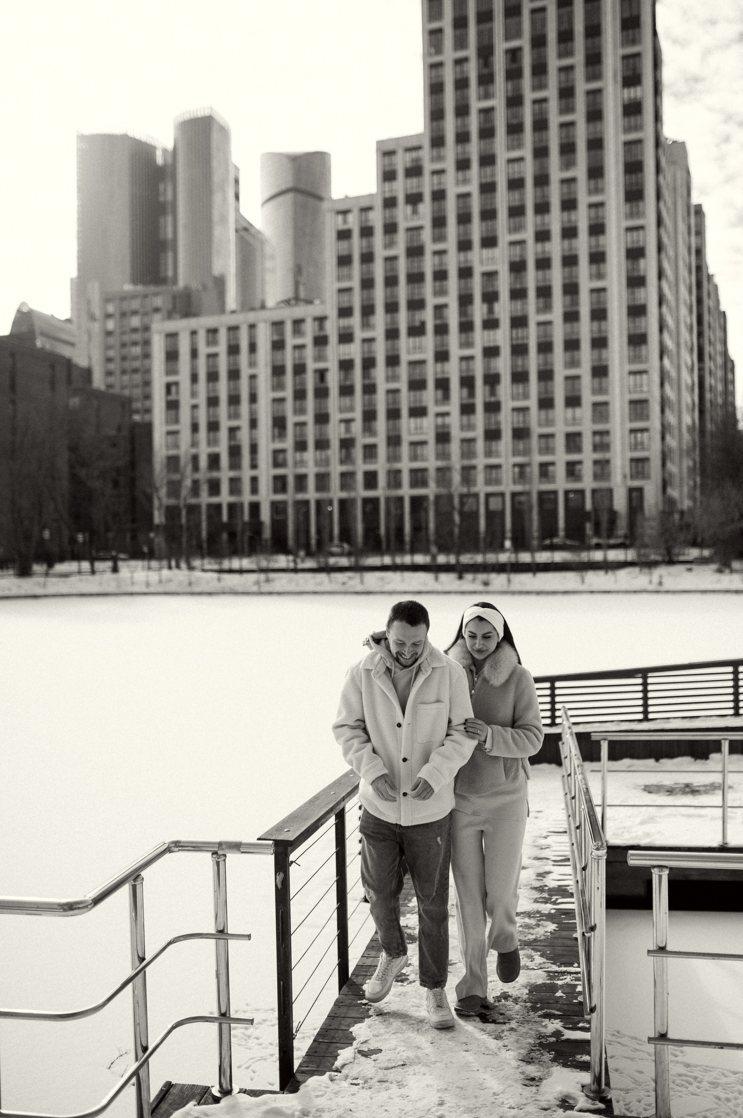 Лавстори стрит фотосессия в зимней Москве. Семейная фотосессия Бутово Москва фотограф Алина Морщагина