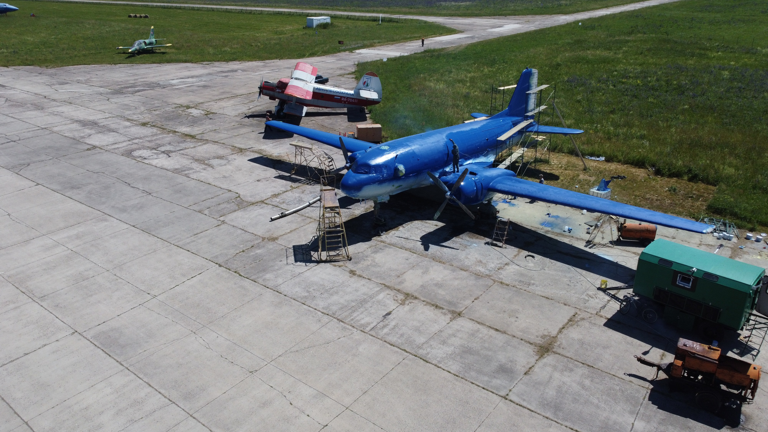 Ил-14Т «Голубая Мечта» — покраска (2022г). Фотоальбом показывающий увлекательный мир авиации и мир медведей Андрея Иванова