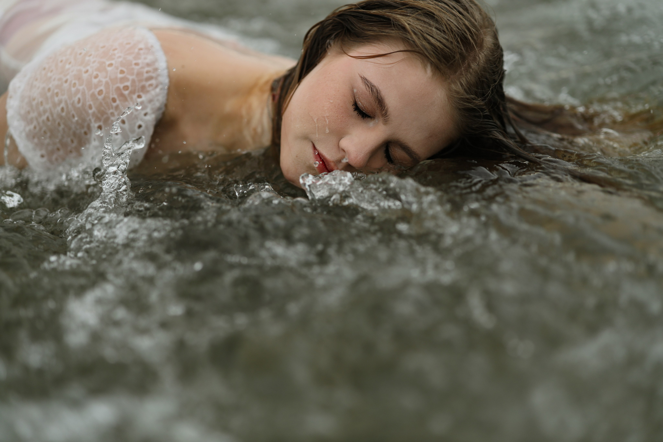 Love story фотосессия на пляже в Новом Афоне. Свадебный и семейный фотограф в Абхазии Жанна Соснина