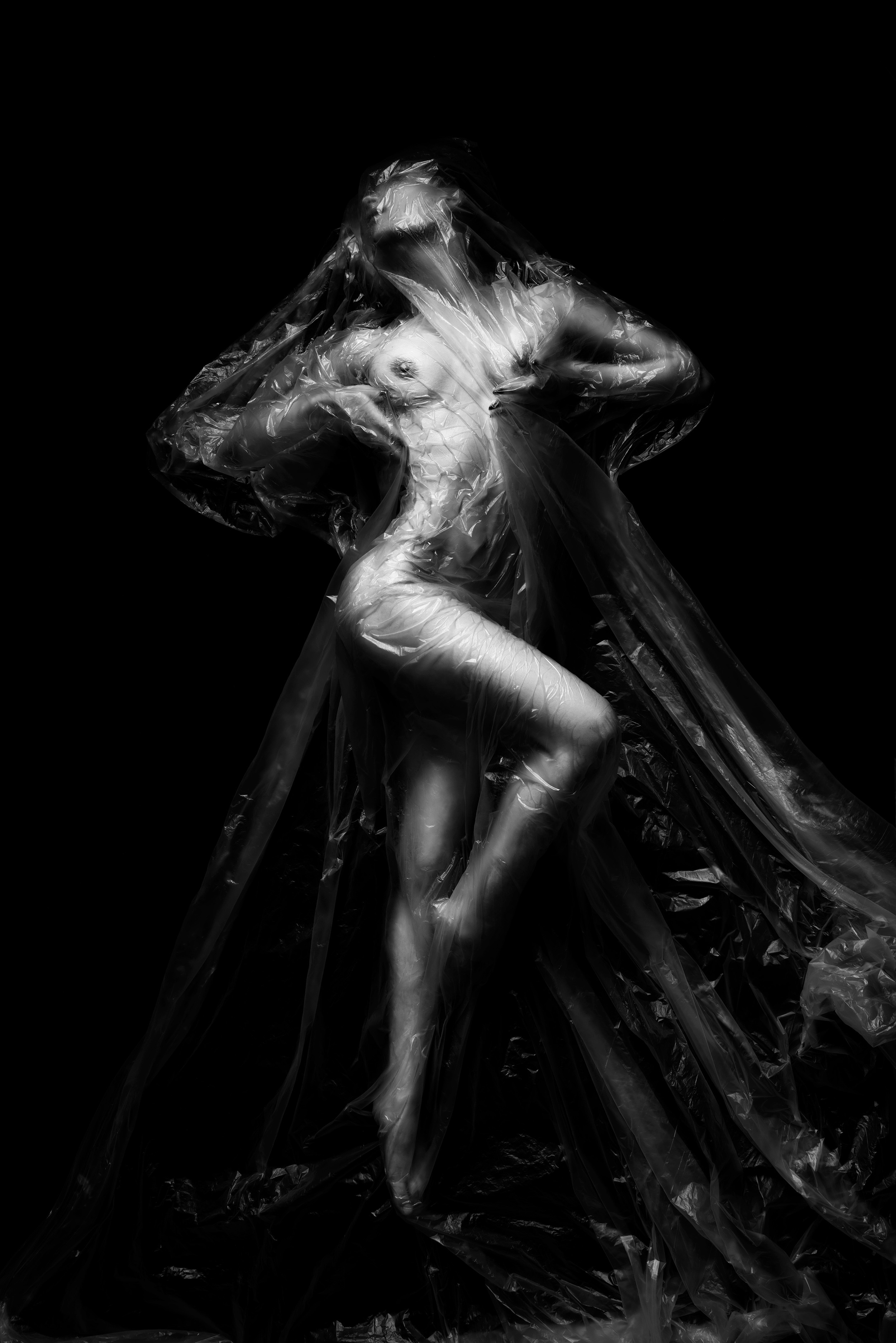 Арт-ню: студийная съёмка в Москве. Арт фотограф в Москве Леонид Маркачев. Женский портрет, будуар, фэшн, арт-ню