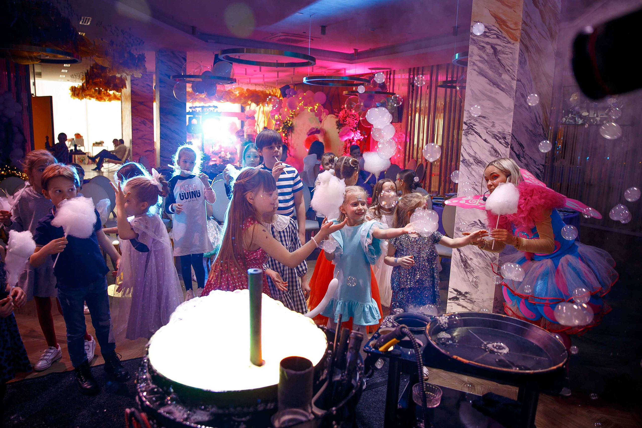 Площадка «Времена Года». Ваш репортажный фотограф Артемий Антонов