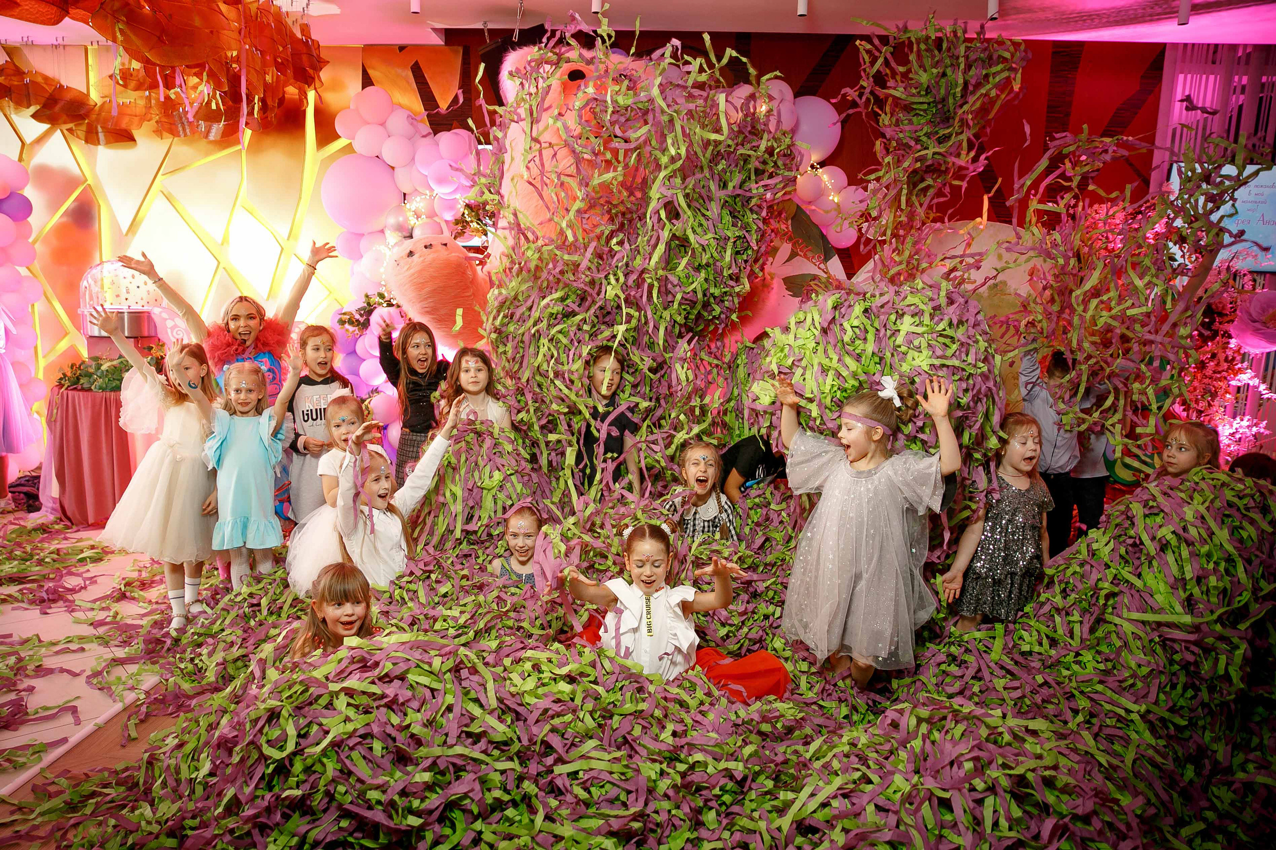 Площадка «Времена Года». Ваш репортажный фотограф Артемий Антонов