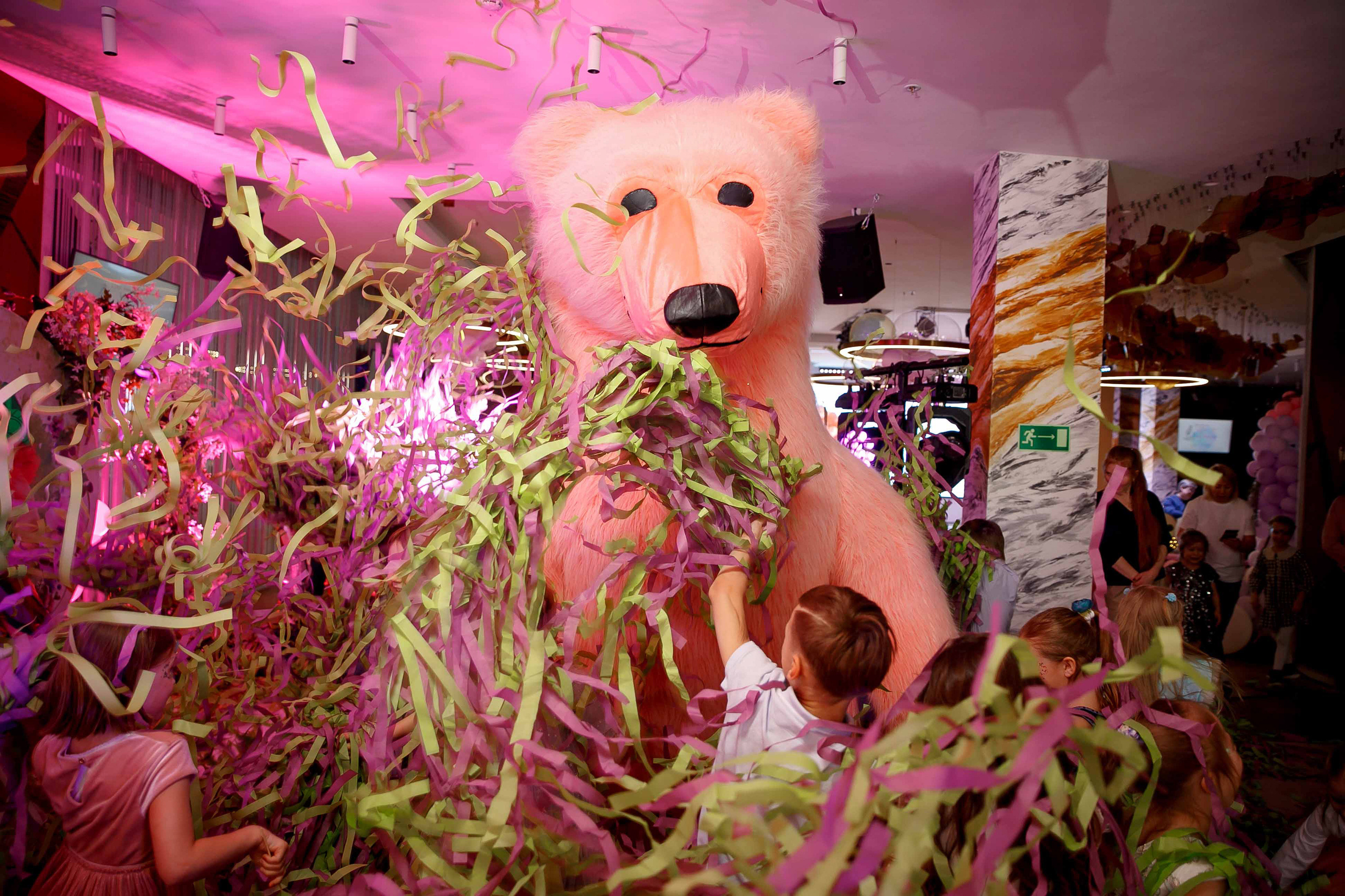 Площадка «Времена Года». Ваш репортажный фотограф Артемий Антонов