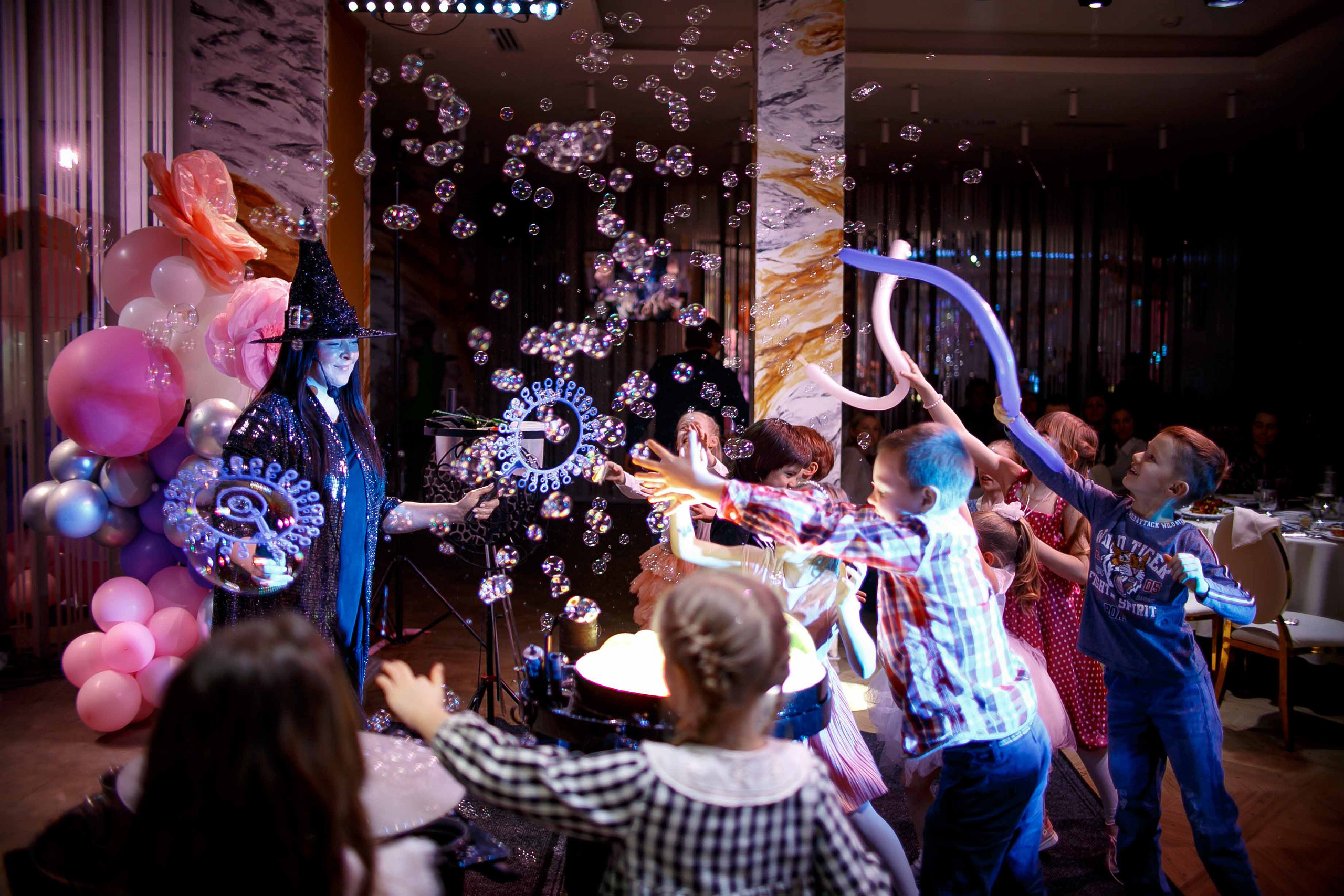 Площадка «Времена Года». Ваш репортажный фотограф Артемий Антонов