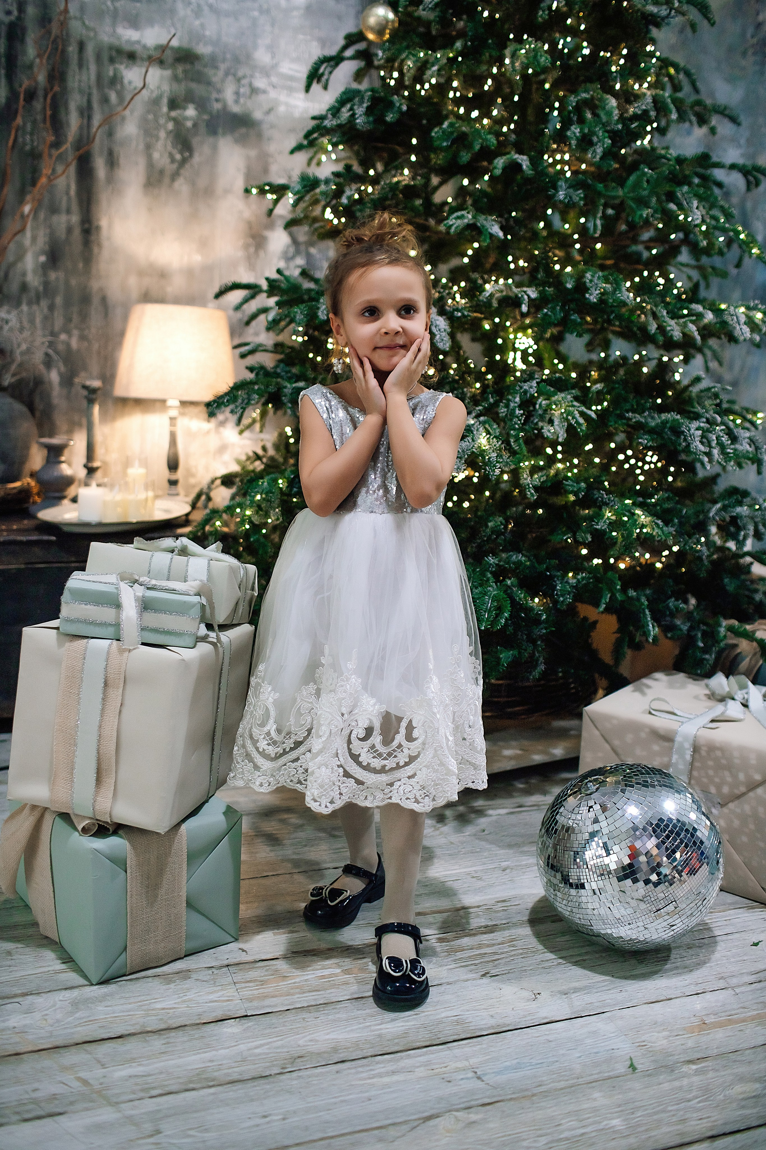 Новогодняя фотосессия женская семейная индивидуальная в студии. Ваш фотограф в Москве — Зернова Лидия