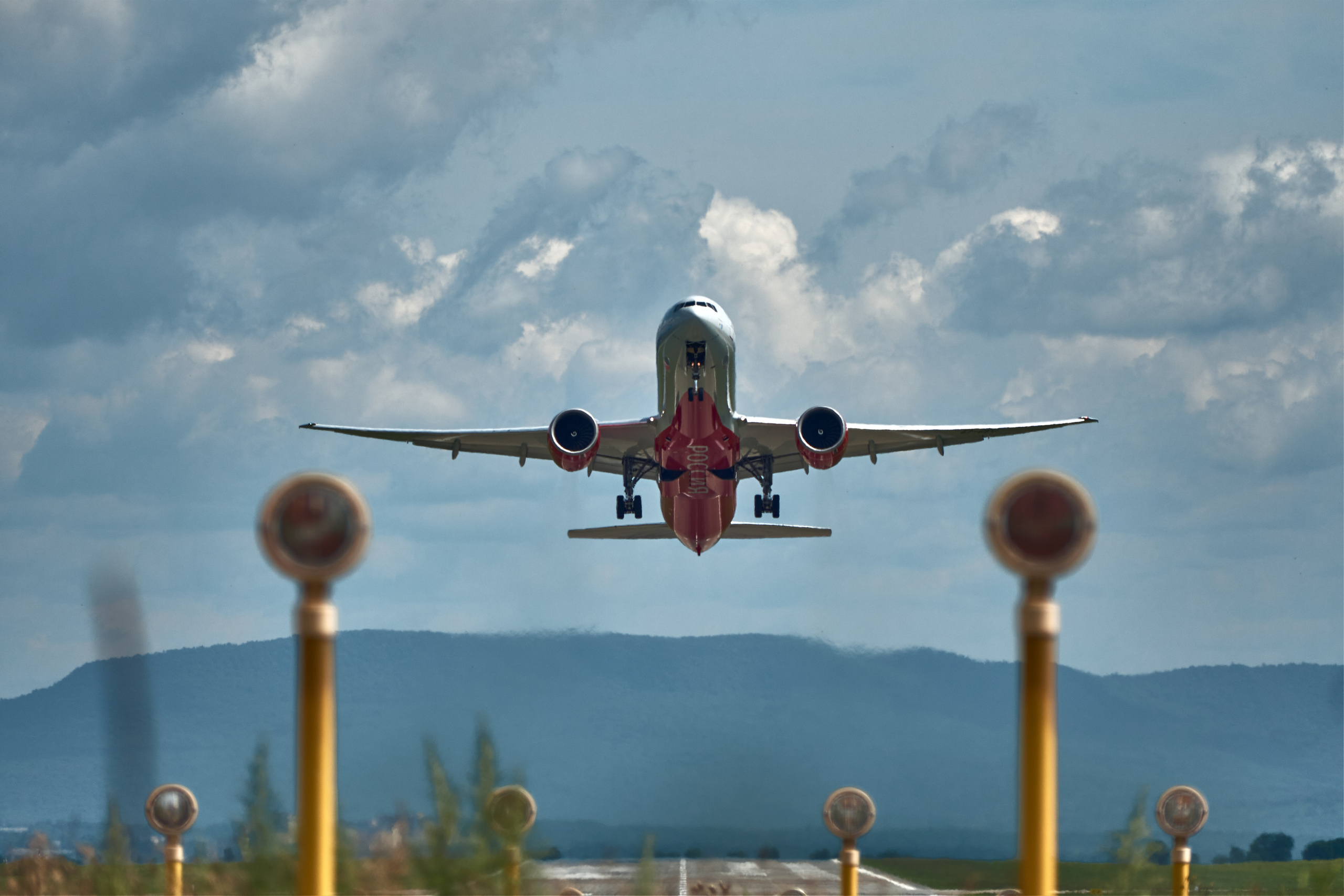 Boeing-777-300 а/к "Россия" на взлете, авиаспоттинг 2020