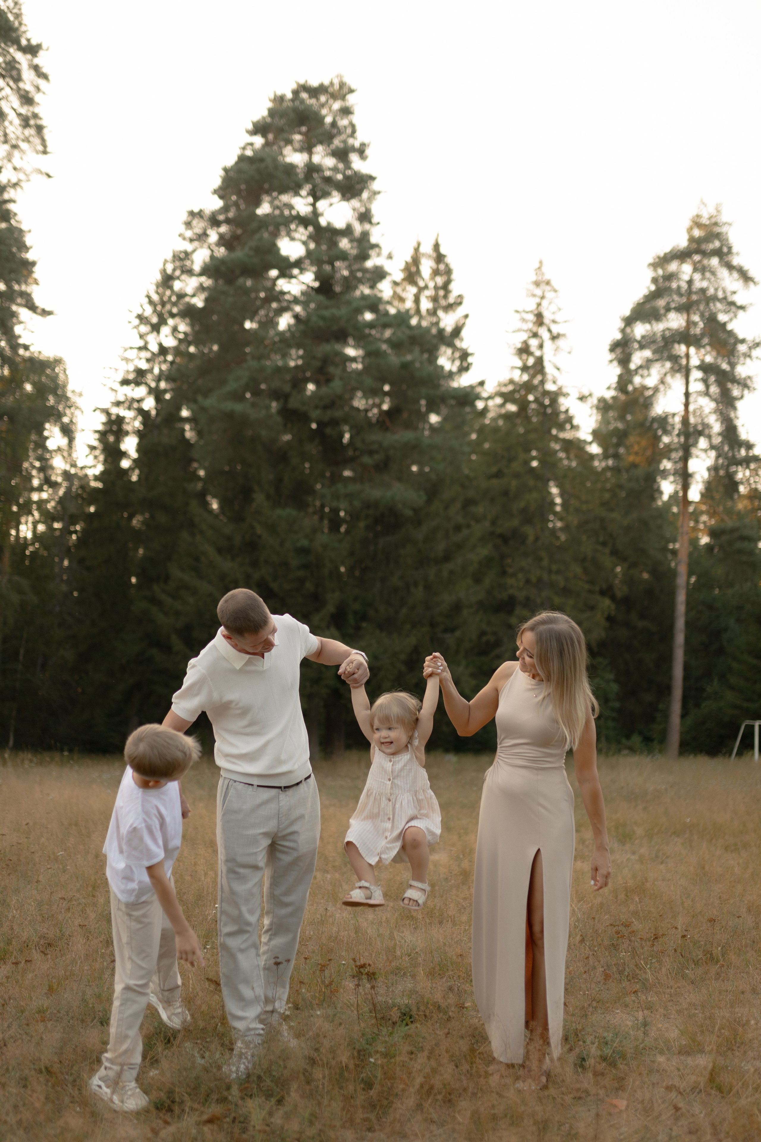Алексей, Мария, Ваня и Варя. Фотограф Татьяна Семенова