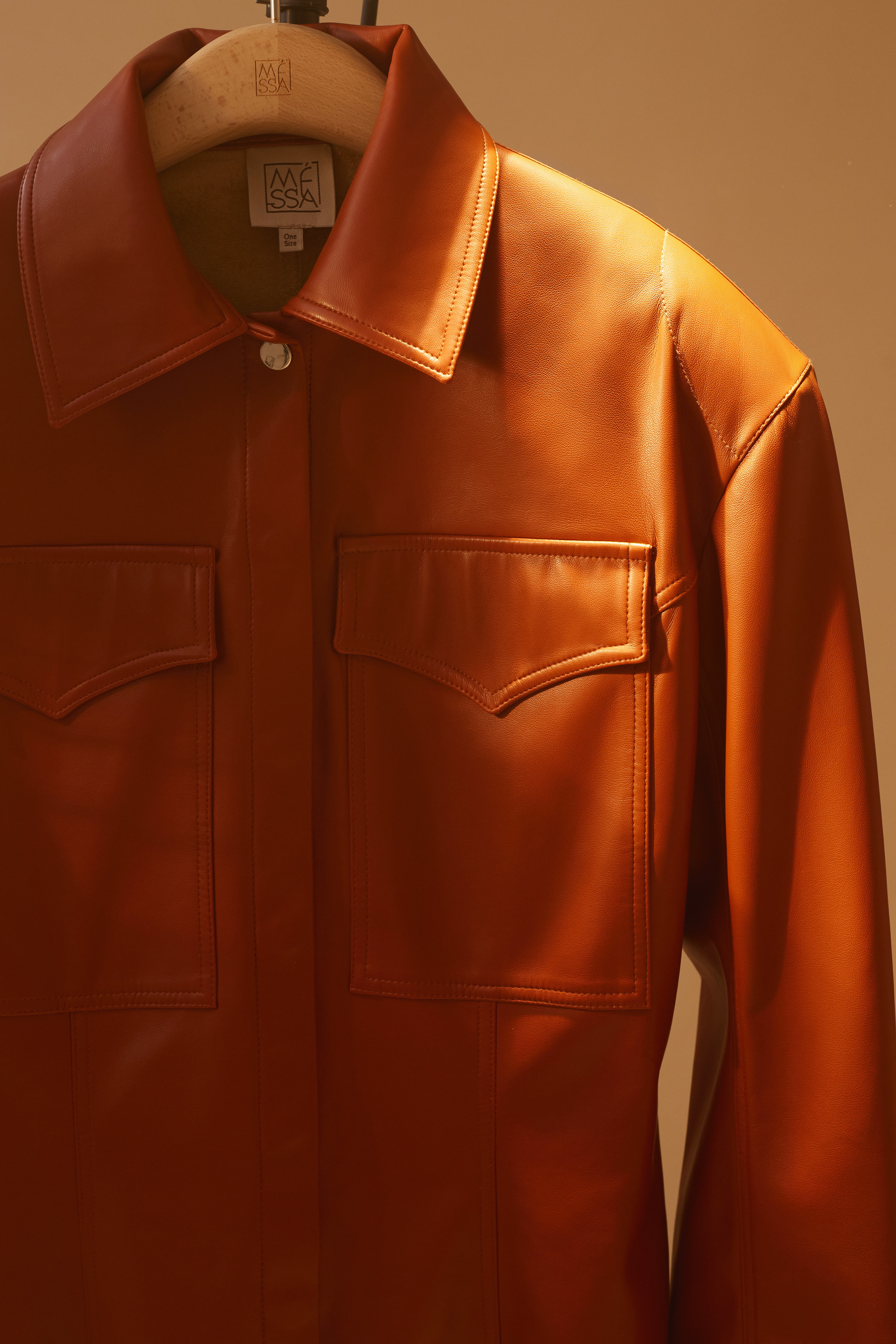 Messa studio set. Fashion and advertising photographer