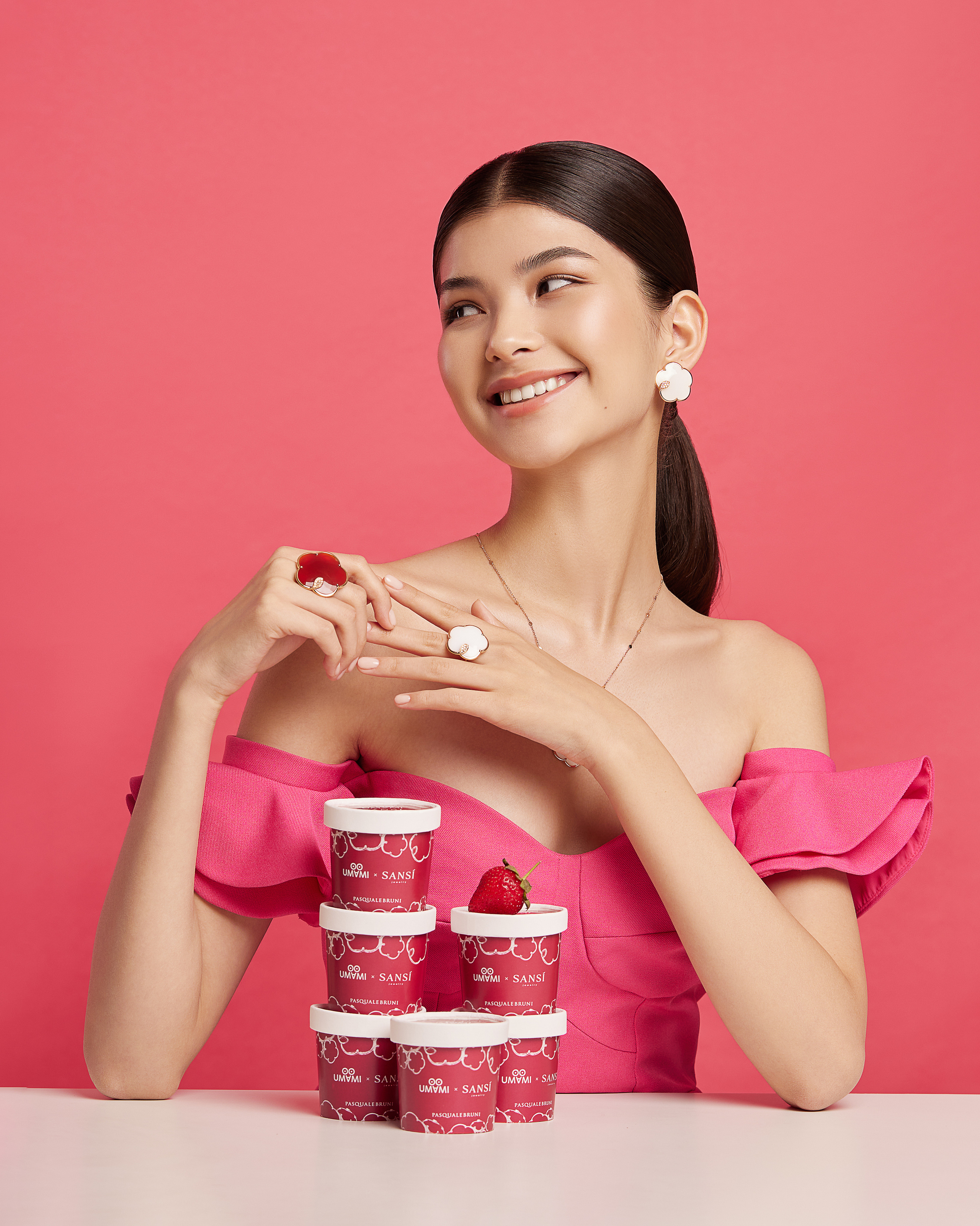 Sansi x Umami. Fashion and advertising photographer