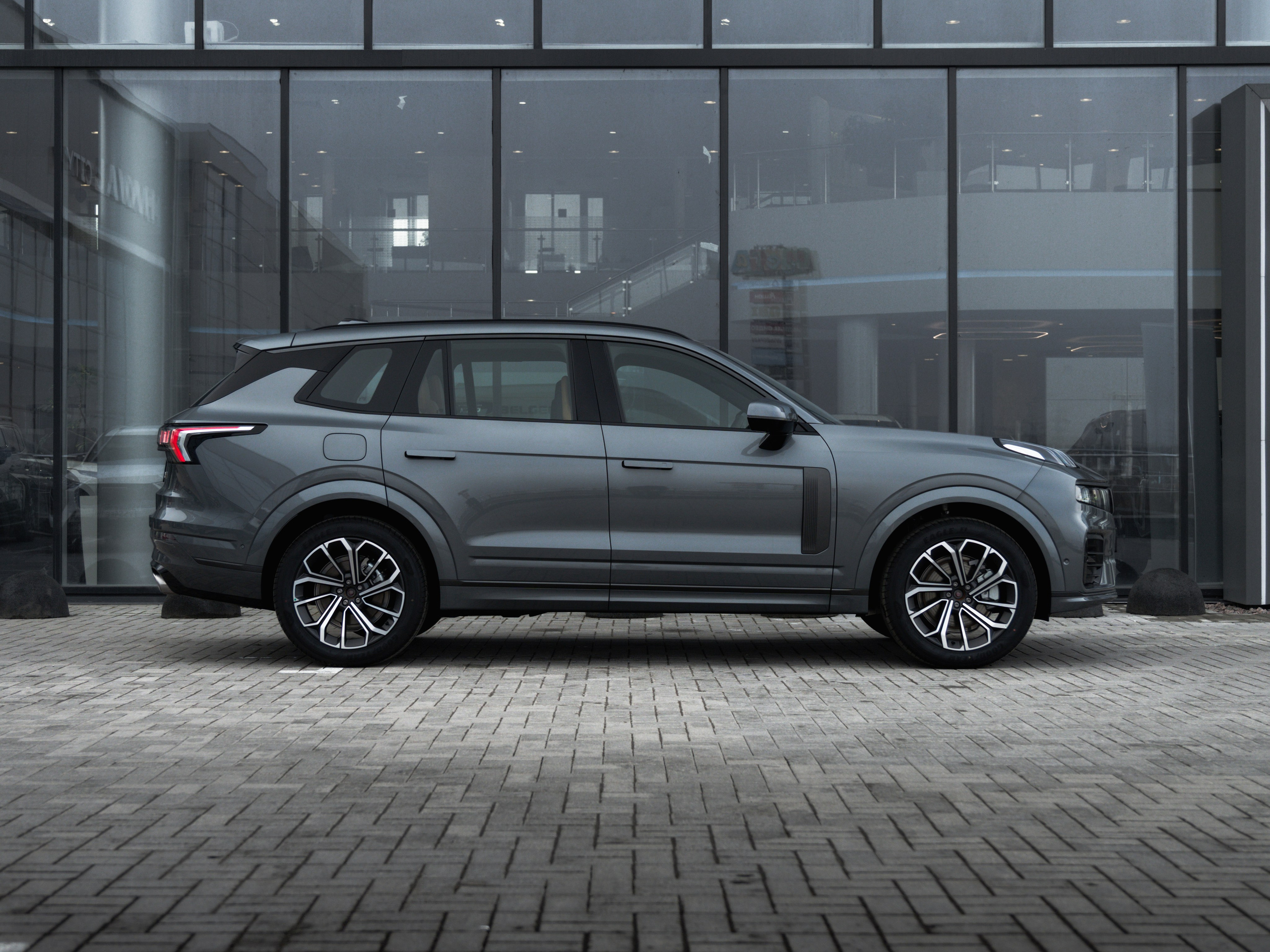 NORDCROSS GREY. Opasnophoto