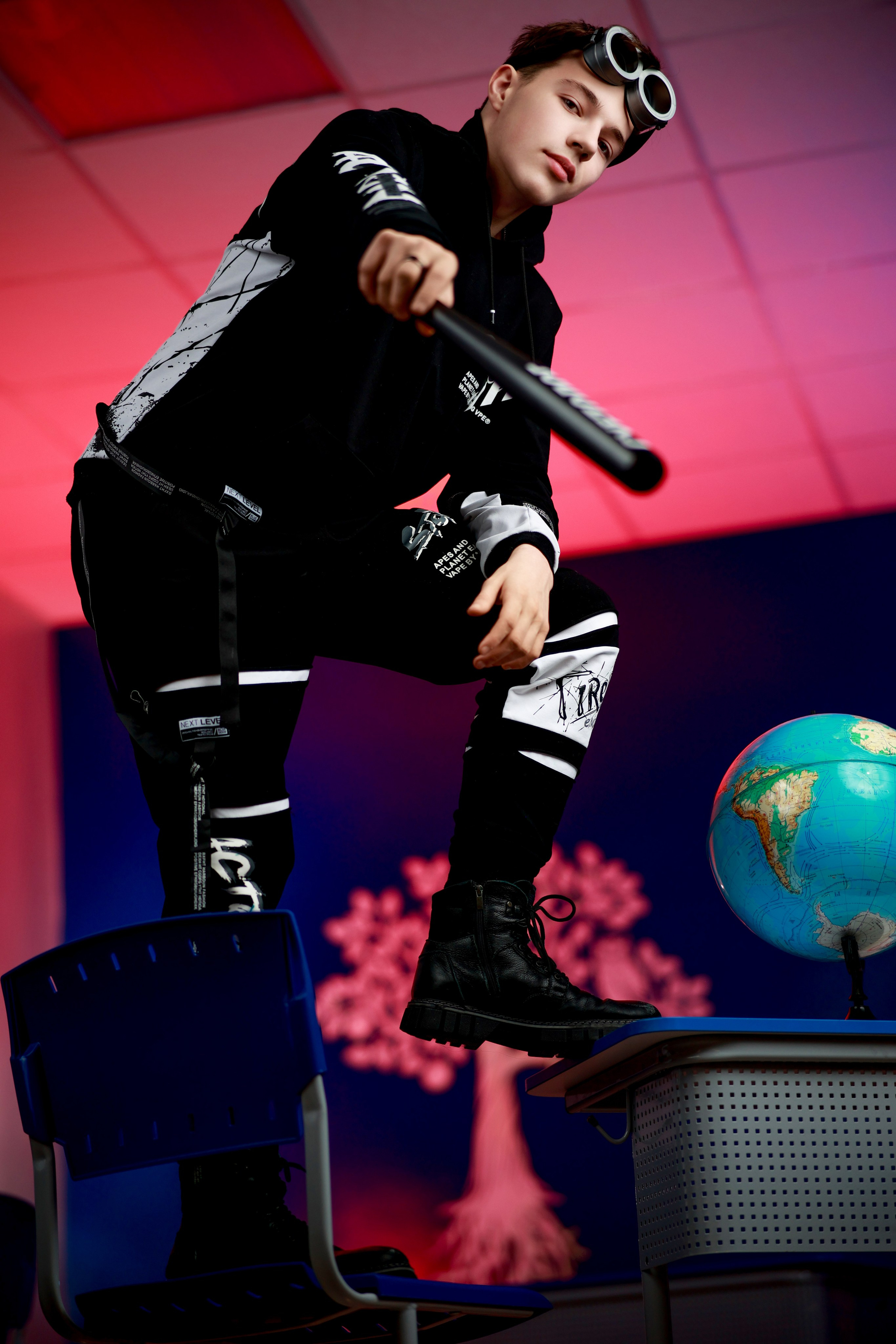 9 классы 2025 год. Артём Печерин фотограф в Оленегорске