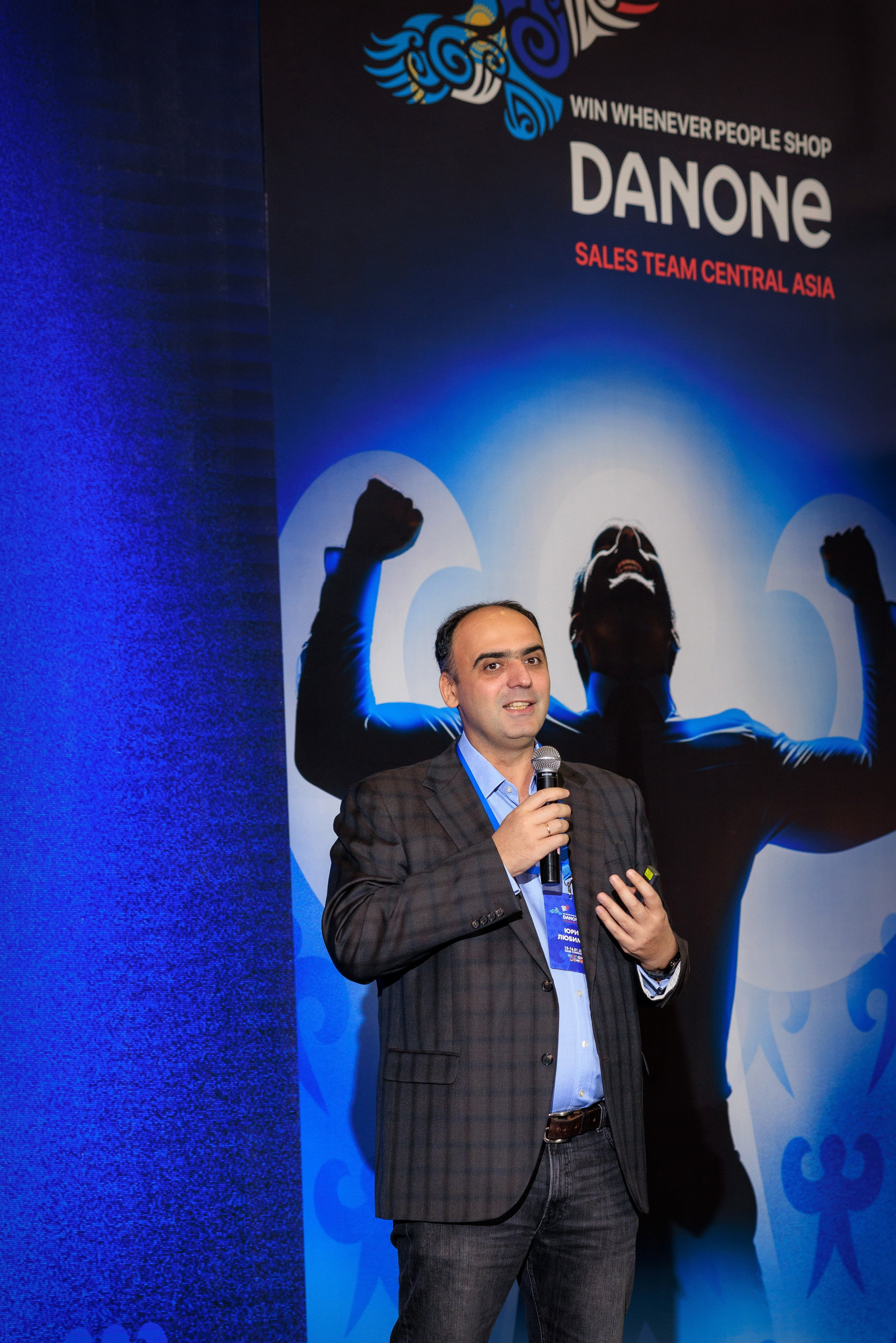 Бизнес-фотограф в Алматы — корпоративные съёмки, деловые портреты и репортажи. Профессиональный фотограф в Алматы