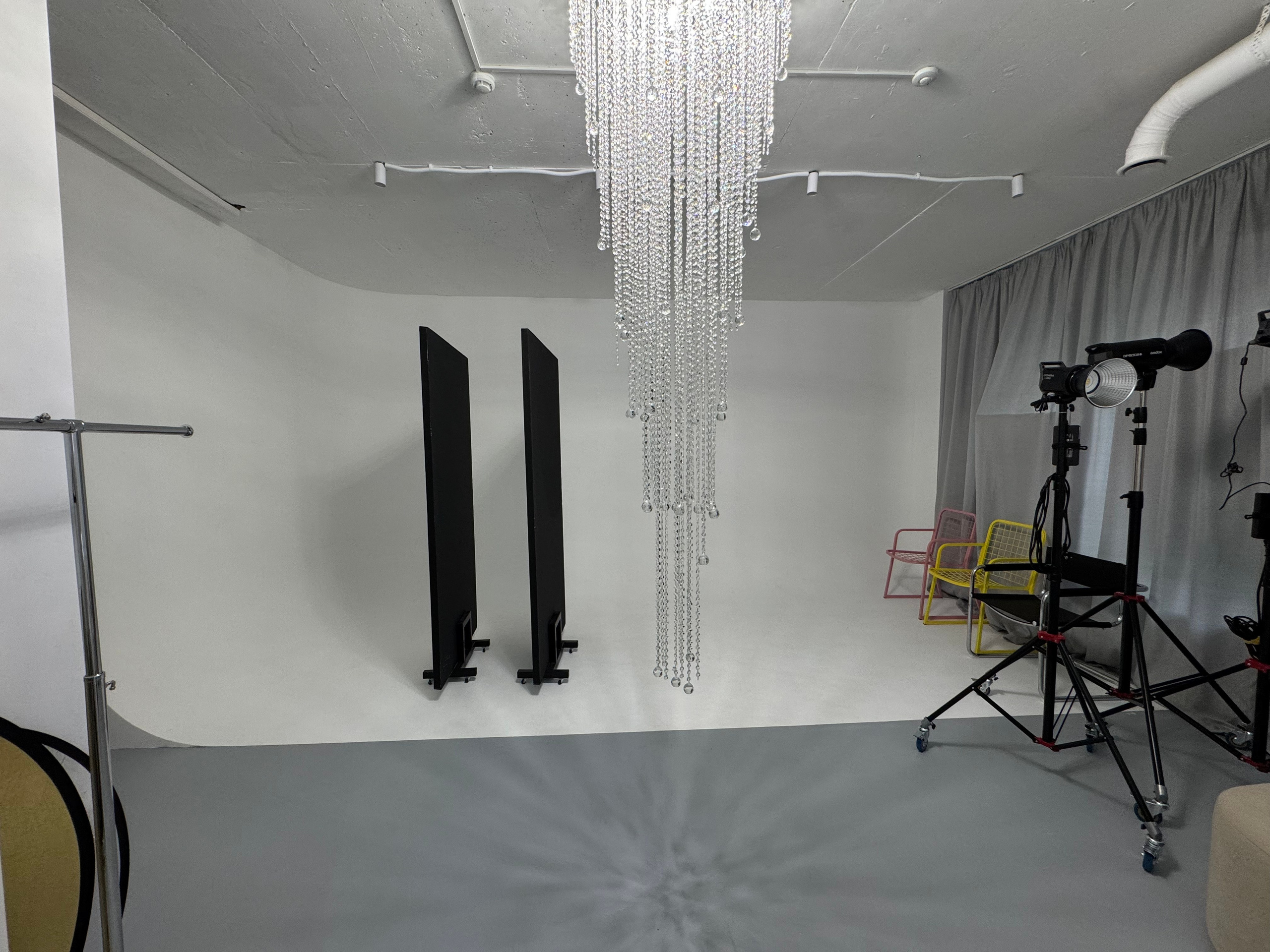 Аренда зала для фотосессии в Уфе| Зал № 2 с циклорамой | LINZA PHOTO. Аренда фотостудии в Уфе | LINZA Photo — 2 зала с оборудованием