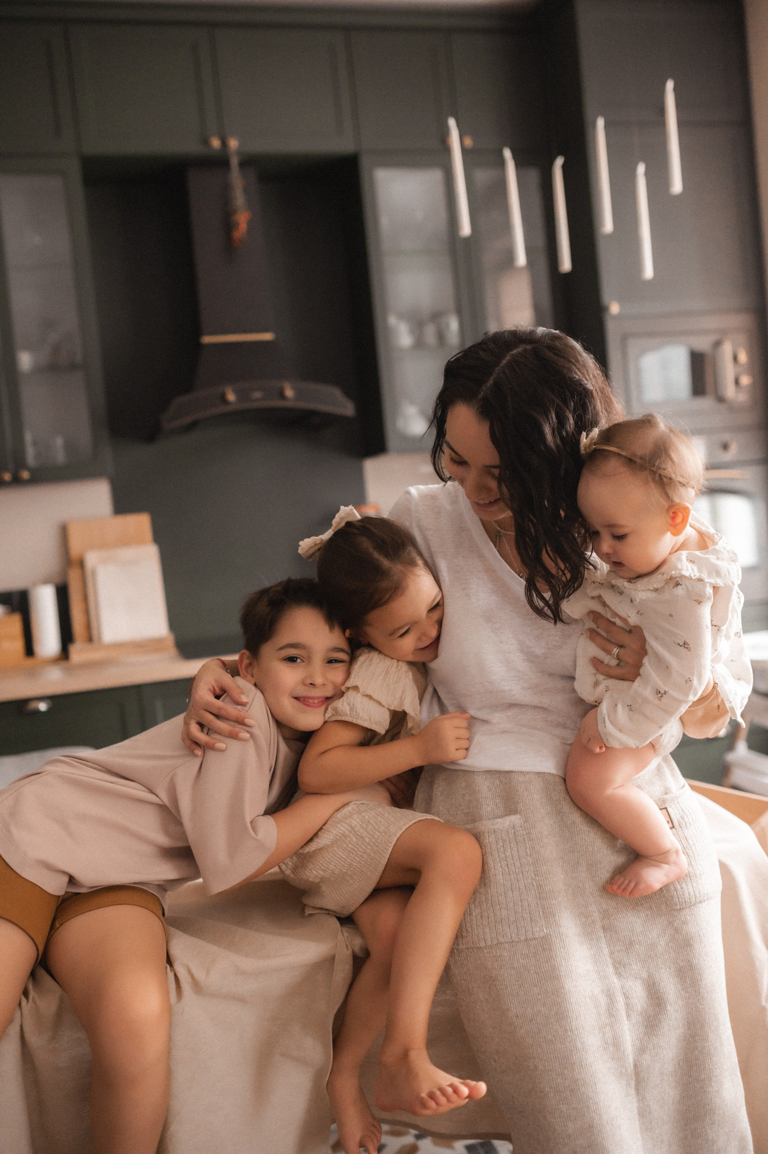 Полина, Дима, Мия и Эмма дома. Семейный и свадебный lifestyle-фотограф в Москве Мария Петрова