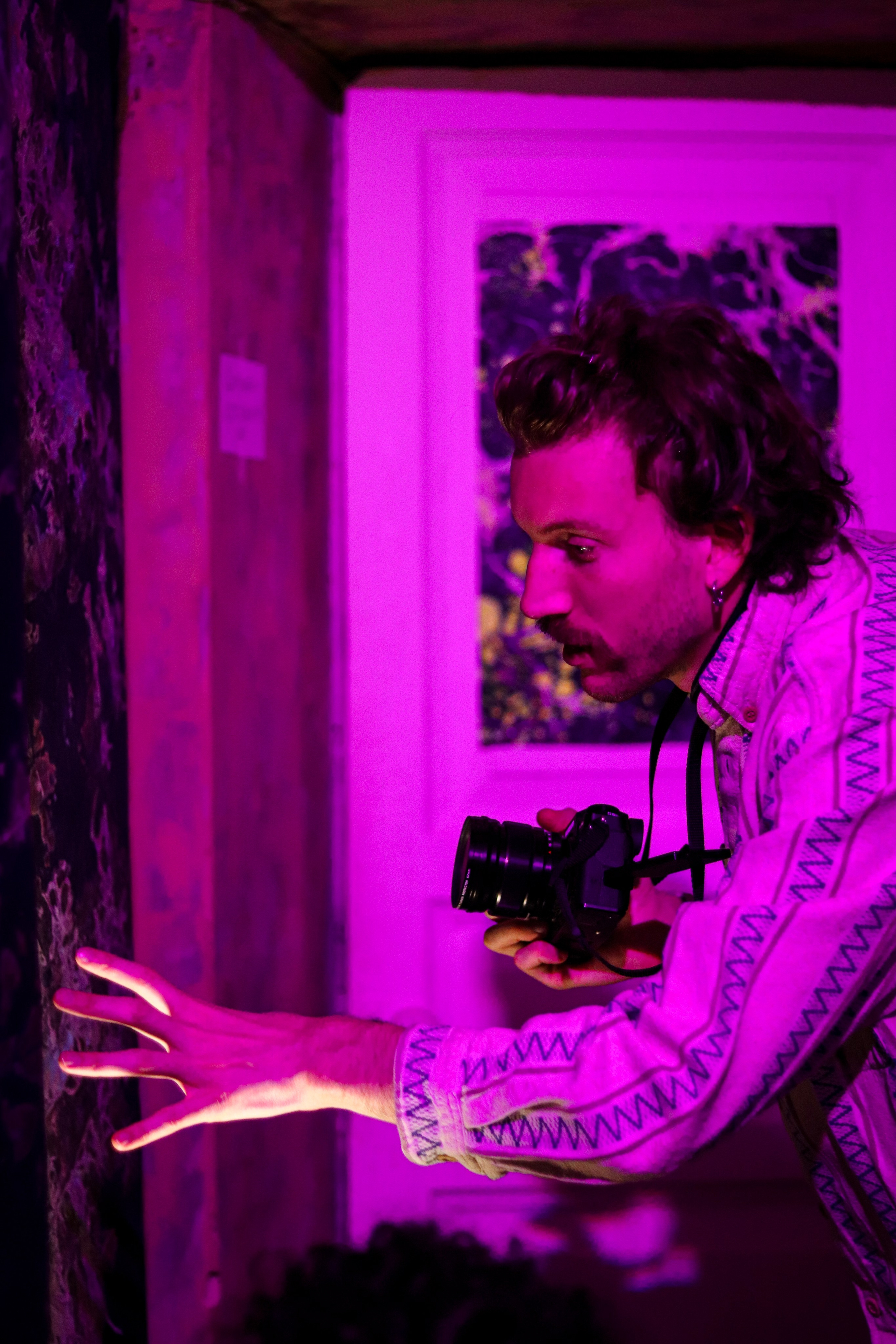 Выставка Алима Юсупова в квартире «Мира». Ивентный фотограф в Санкт-Петербурге Олег Комков