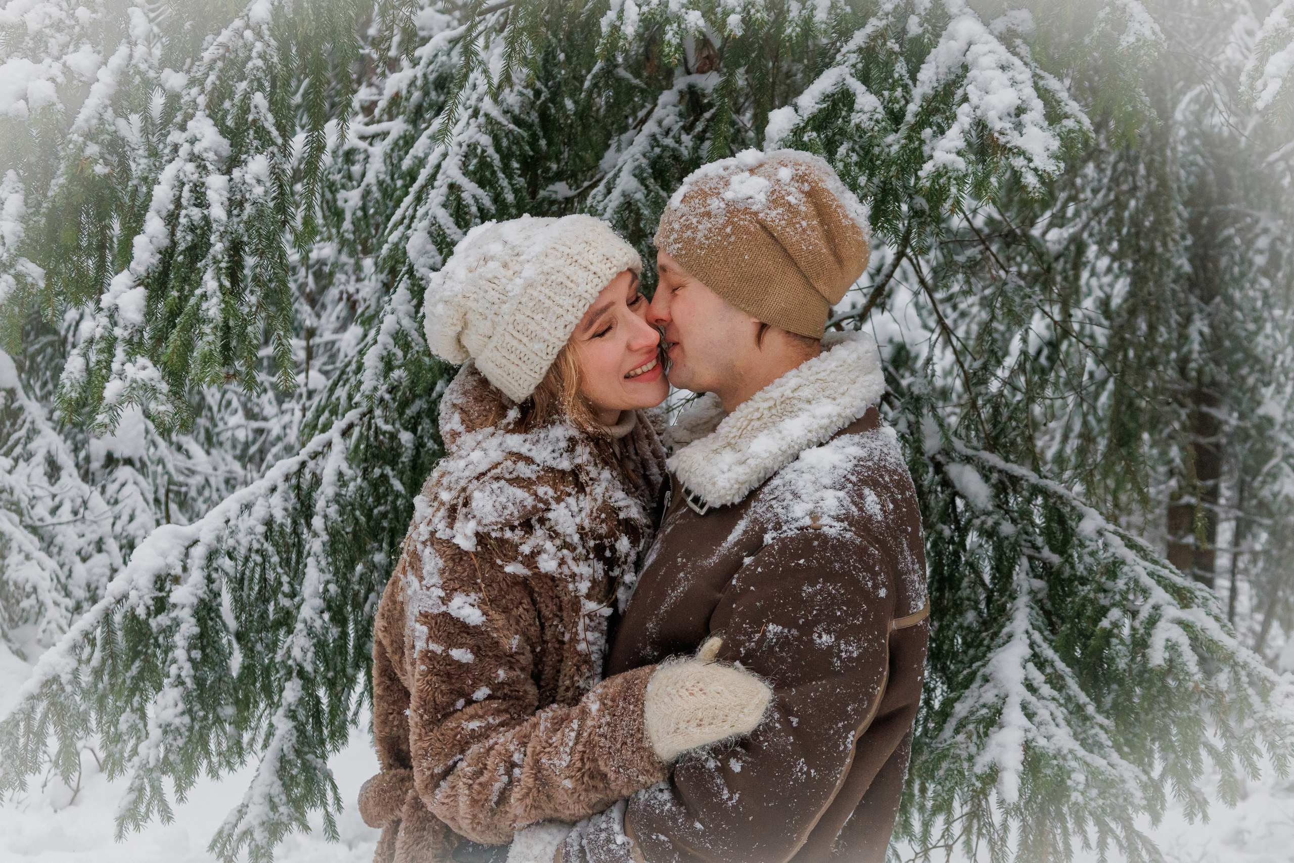 Александра и Александр. Зимняя фотоистория любви в парке. Портретный фотограф Панферова Регина г. Санкт-Петербург, г. Казань