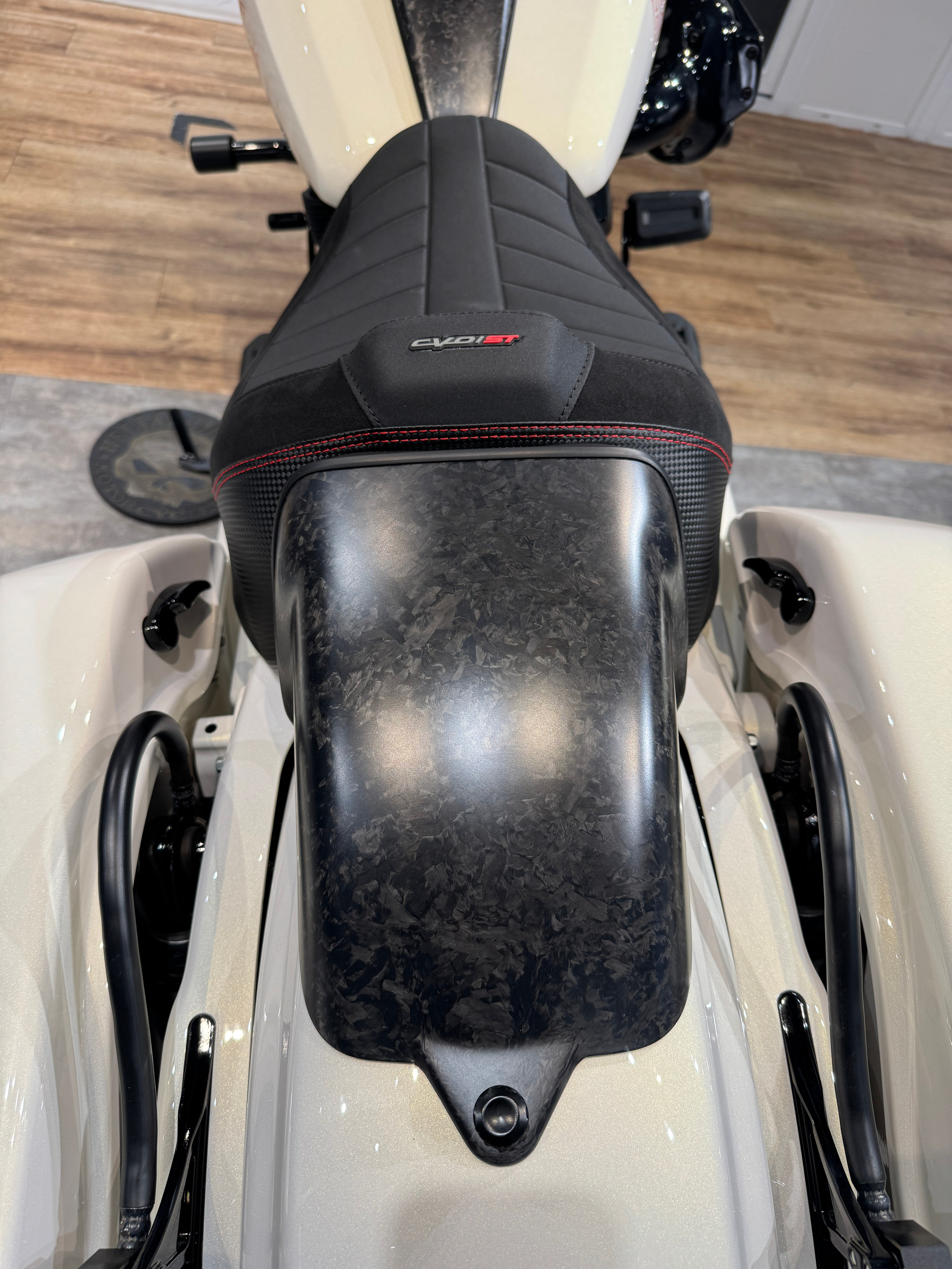 Мотоциклы Harley-Davidson 2024 CVO Road Glide ST 121 (Touring)  — купить мотоцикл. Hello Davidson, Москва. Только хорошие мотоциклы…