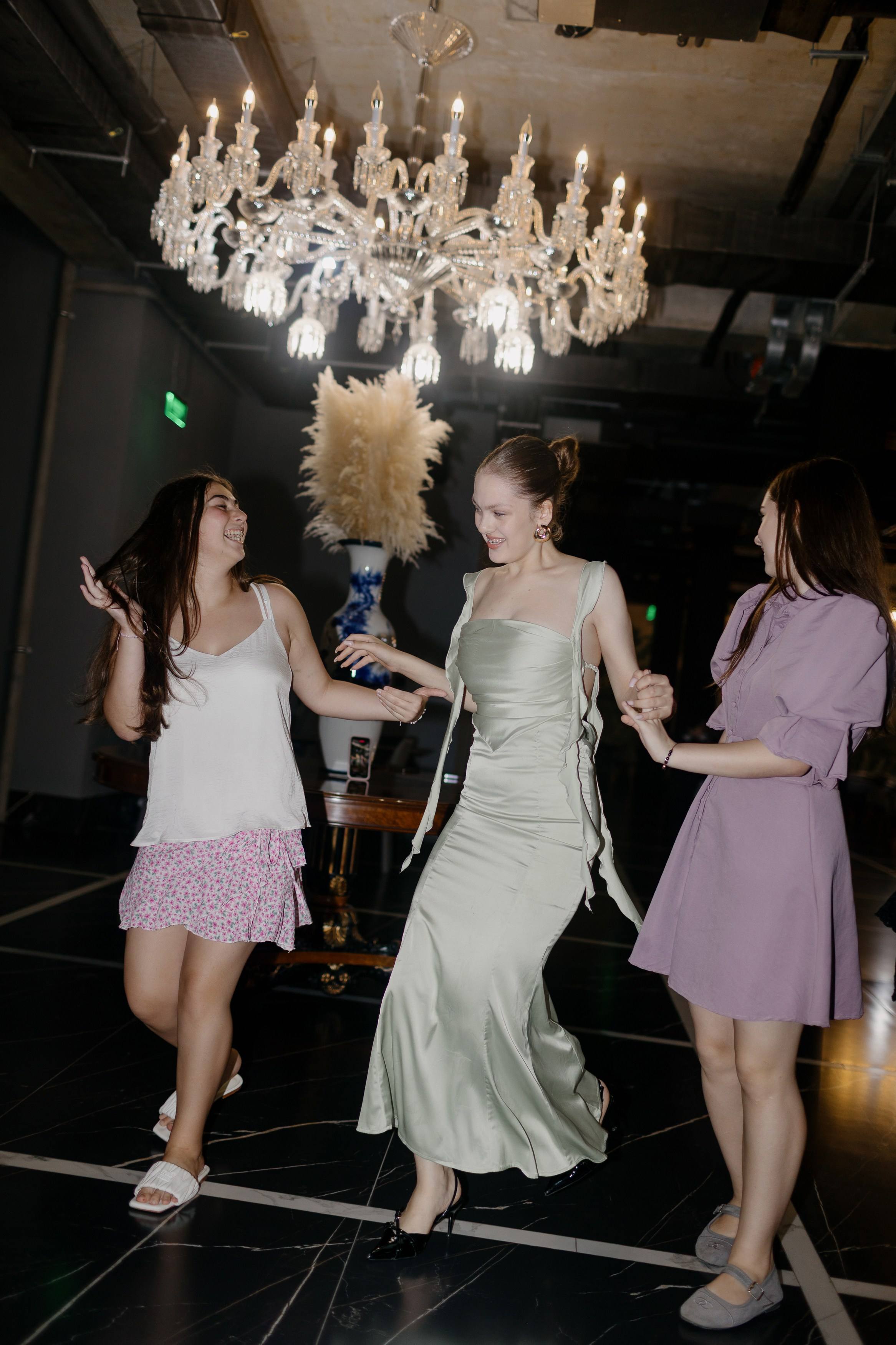 ДЖ Ева Гагра. RetroChic Фото