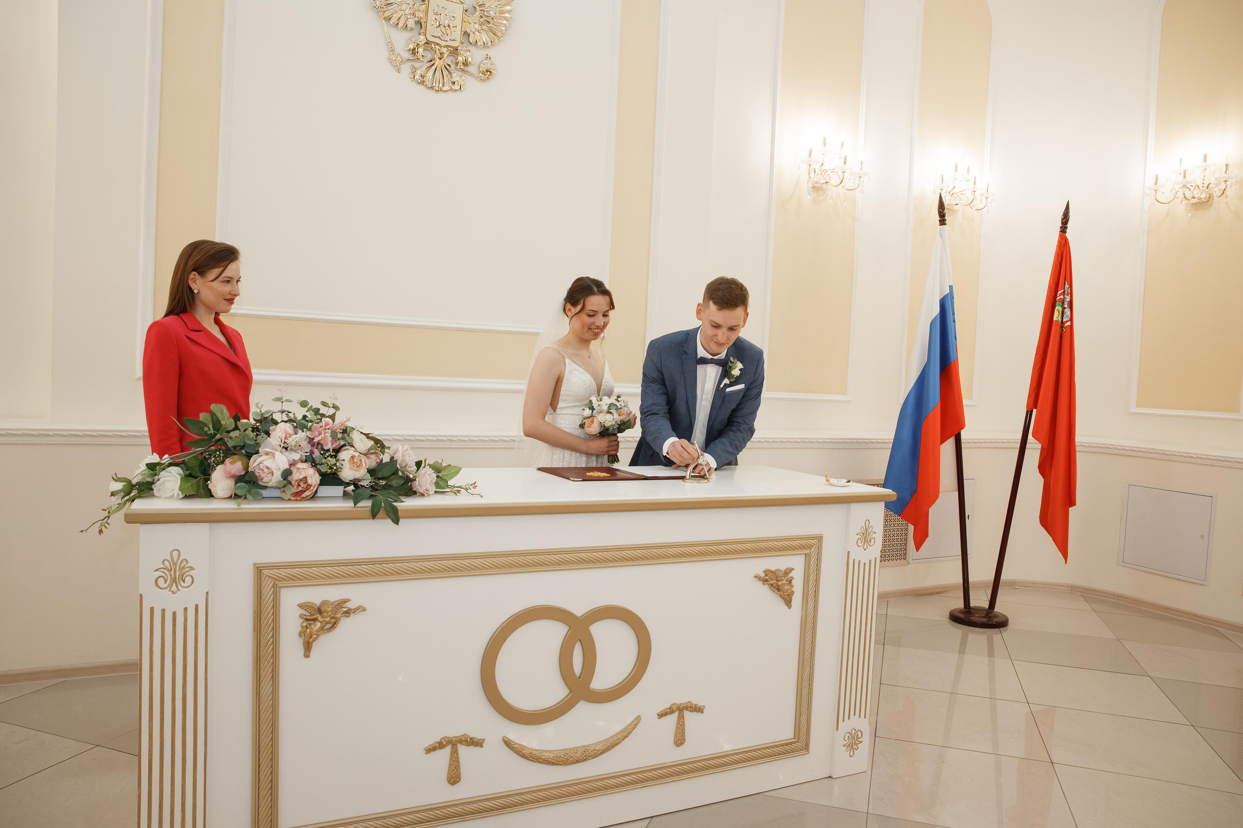 Надежда и Никита, ЗАГС г. Королев, фотостудия SpaceNoirArt. Свадебный и репортажный фотограф (Москва, Королев и другие)