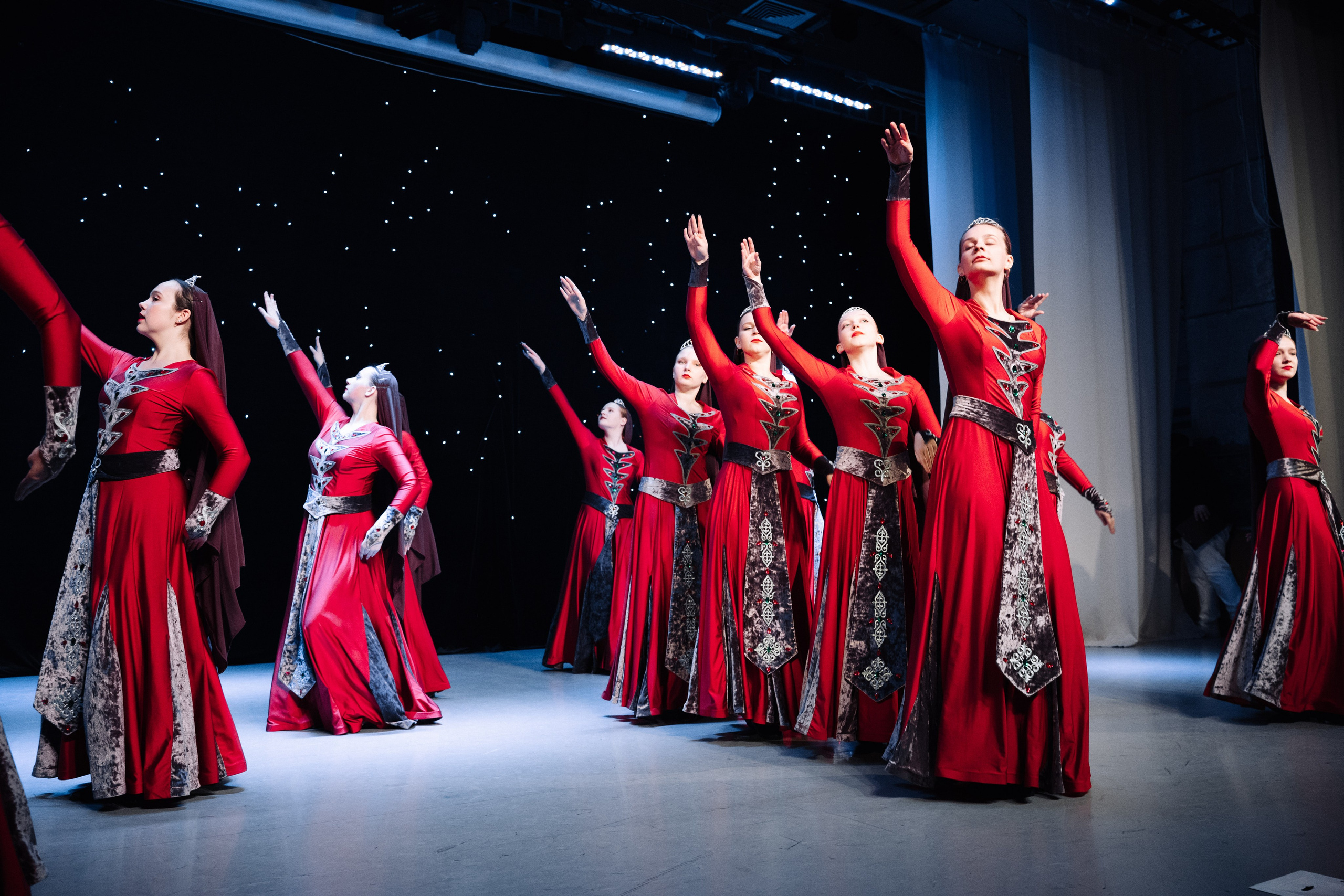 Благотворительный концерт в помощь Артему Сардаряну. Фотограф Артем Севостьянов. Профессиональная фотосъемка в Ногинске, Москве, Московской области и за границей