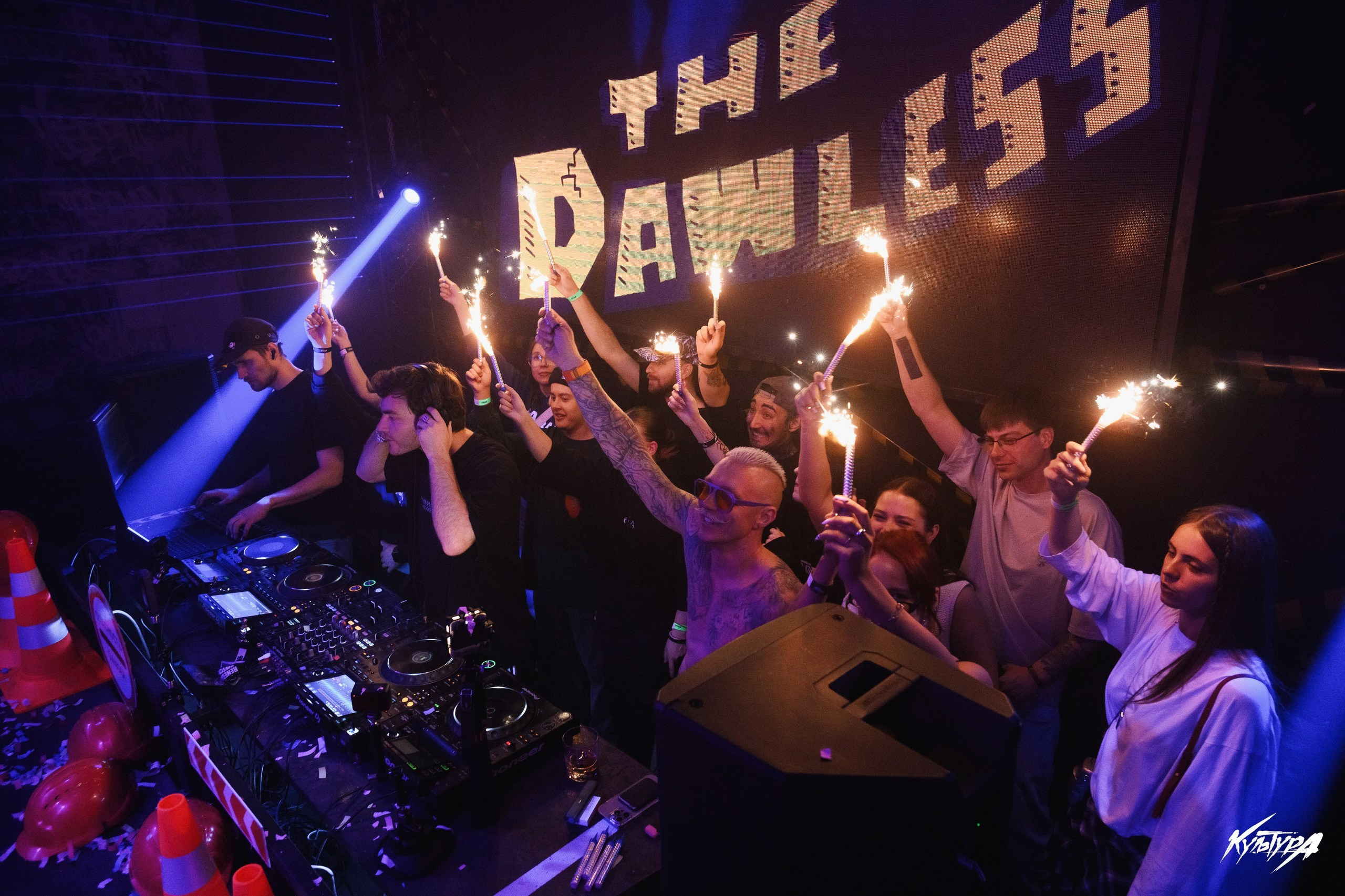 Фотограф концертов в Петропавловске-Камчатском. Профессиональная фотосъемка концертов и живых выступлений в Петропавловске-Камчатском. Концертная фотосъемка музыкантов и зрителей в Петропавловске-Камчатском. Яркие и эмоциональные фотографии с концертов в Петропавтовске-Камчатском. Услуги фотографа для концертов по доступной цене в Петропавловске-Камчатском.