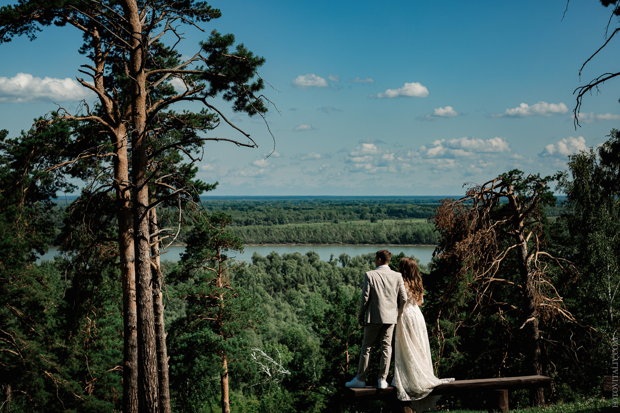 Свадебный фотограф. Свадебный репортажный и фуд фотограф в Барнауле Гайфулин Виталий