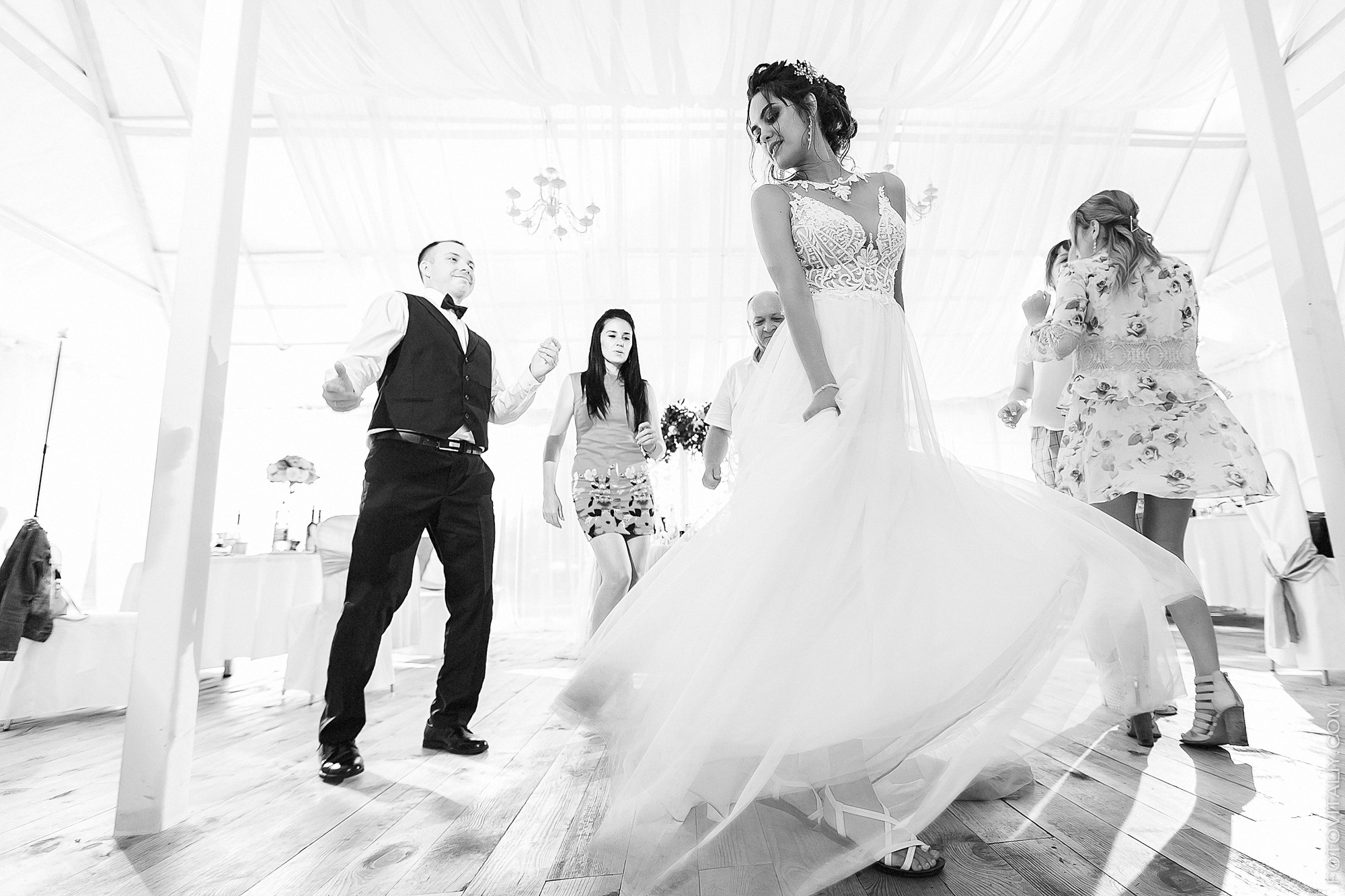 Фотограф на свадьбу в Барнауле. Свадебный репортажный и фуд фотограф в Барнауле Гайфулин Виталий