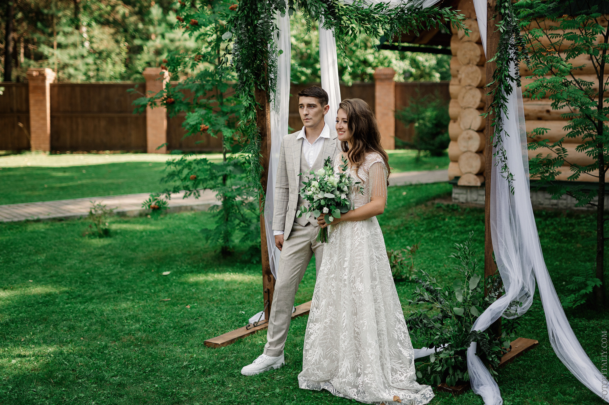 Свадебный фотограф. Свадебный репортажный и фуд фотограф в Барнауле Гайфулин Виталий