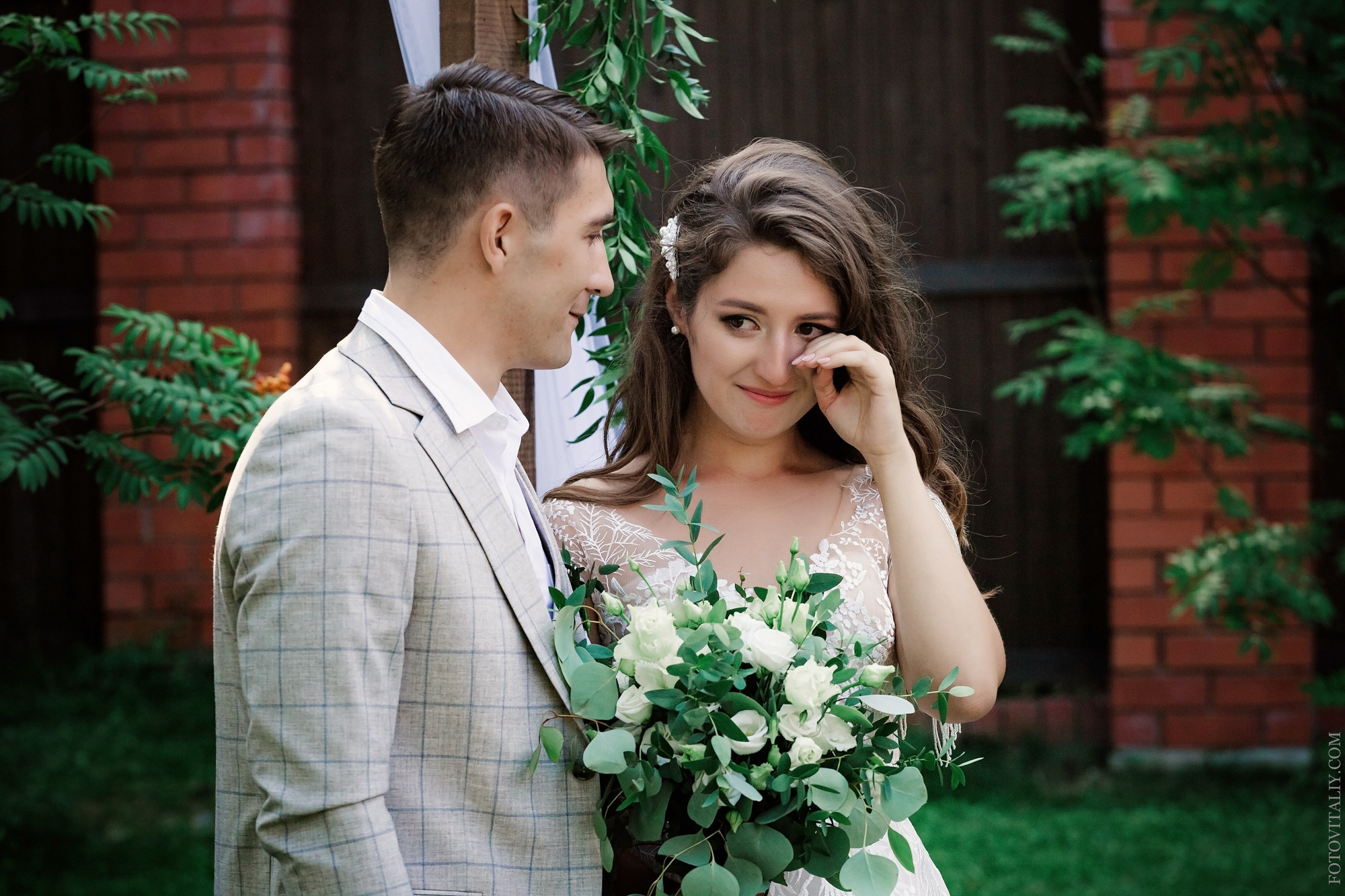 Свадебный фотограф. Свадебный репортажный и фуд фотограф в Барнауле Гайфулин Виталий